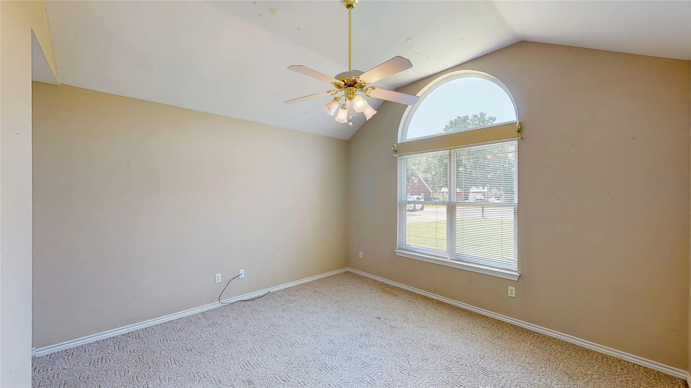 Single Family Residence For Sale in Henderson County , 356 Copeland Circle, Chandler, Texas 75758, 3 Bedroom, 2 Bathroom, 2 Garage spaces, 1,849 Sqft, built in 1996, mls#21355169, Real Estate Agent in Chandler, Homes For Sale in Henderson county, Homes For Sale in Chandler, Realtor in Chandler Texas, Real Estate Brokerage Independent Realty Texas, Luminita Cordes Realtor