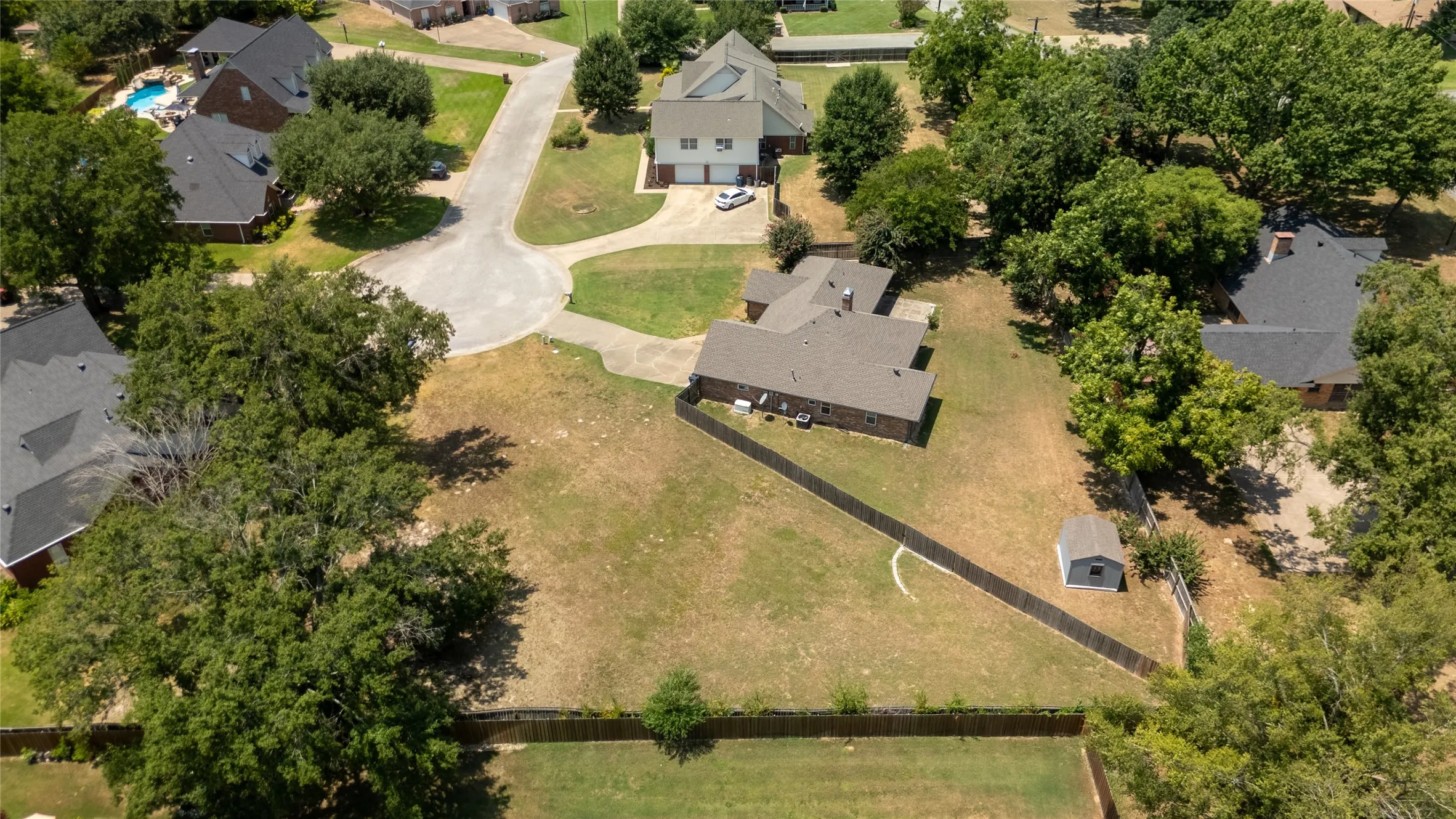 Single Family Residence For Sale in Henderson County , 356 Copeland Circle, Chandler, Texas 75758, 3 Bedroom, 2 Bathroom, 2 Garage spaces, 1,849 Sqft, built in 1996, mls#21355169, Real Estate Agent in Chandler, Homes For Sale in Henderson county, Homes For Sale in Chandler, Realtor in Chandler Texas, Real Estate Brokerage Independent Realty Texas, Luminita Cordes Realtor