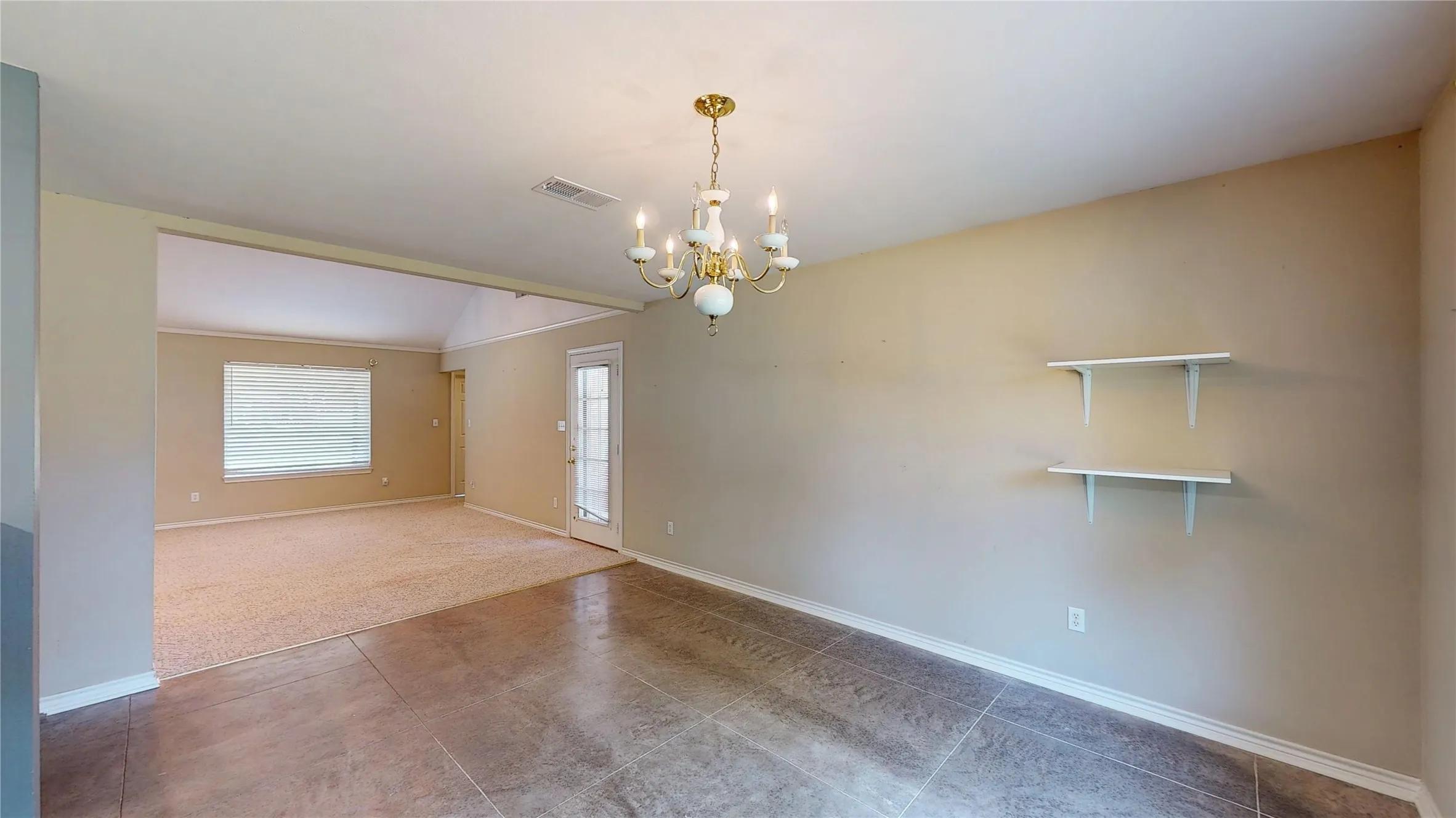 Single Family Residence For Sale in Henderson County , 356 Copeland Circle, Chandler, Texas 75758, 3 Bedroom, 2 Bathroom, 2 Garage spaces, 1,849 Sqft, built in 1996, mls#21355169, Real Estate Agent in Chandler, Homes For Sale in Henderson county, Homes For Sale in Chandler, Realtor in Chandler Texas, Real Estate Brokerage Independent Realty Texas, Luminita Cordes Realtor