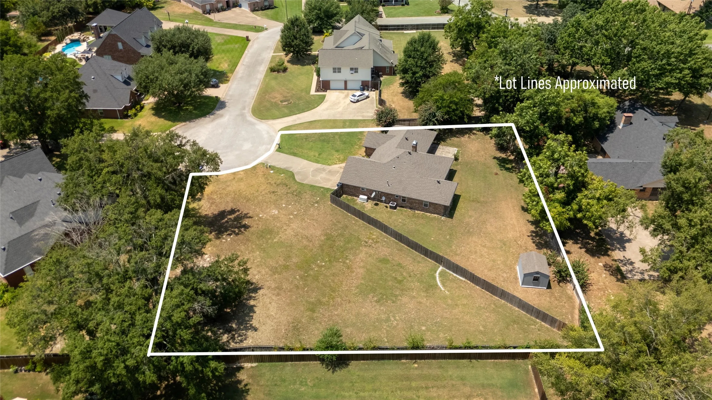 Single Family Residence For Sale in Henderson County , 356 Copeland Circle, Chandler, Texas 75758, 3 Bedroom, 2 Bathroom, 2 Garage spaces, 1,849 Sqft, built in 1996, mls#21355169, Real Estate Agent in Chandler, Homes For Sale in Henderson county, Homes For Sale in Chandler, Realtor in Chandler Texas, Real Estate Brokerage Independent Realty Texas, Luminita Cordes Realtor
