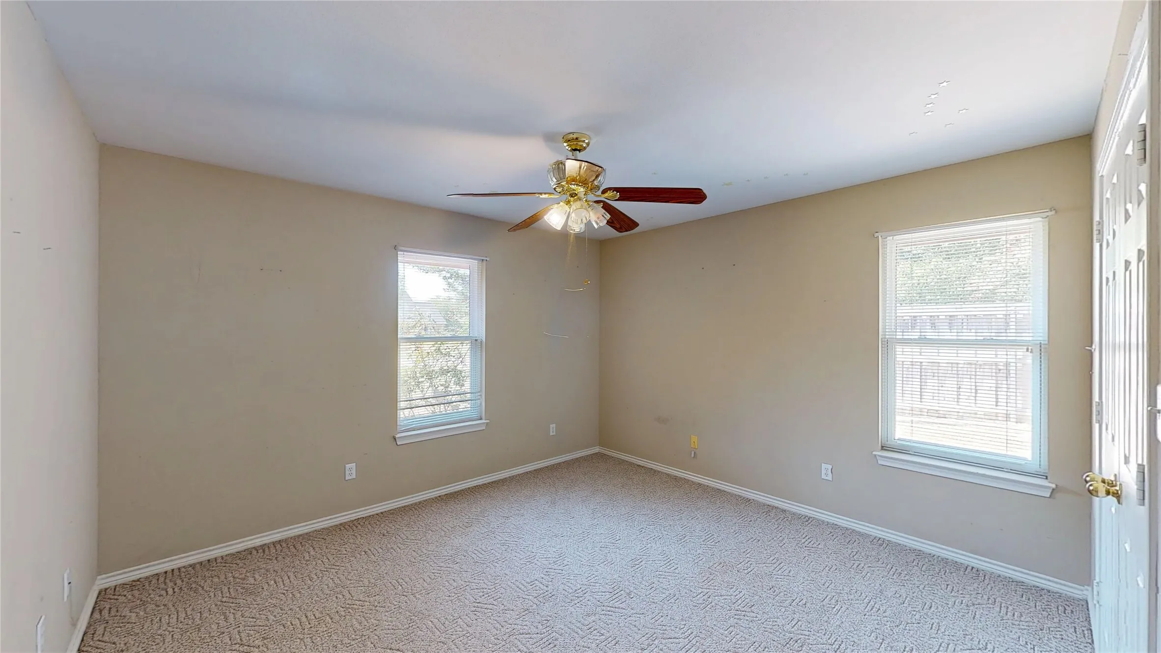 Single Family Residence For Sale in Henderson County , 356 Copeland Circle, Chandler, Texas 75758, 3 Bedroom, 2 Bathroom, 2 Garage spaces, 1,849 Sqft, built in 1996, mls#21355169, Real Estate Agent in Chandler, Homes For Sale in Henderson county, Homes For Sale in Chandler, Realtor in Chandler Texas, Real Estate Brokerage Independent Realty Texas, Luminita Cordes Realtor