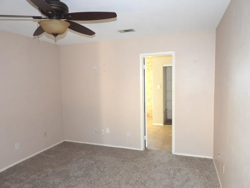 Single Family Residence For Rent in Collin County , 4090 Windhaven Lane, Dallas, Texas 75287, 3 Bedroom, 3 Bathroom, 1 Garage spaces, 1,712 Sqft, built in 1985, mls#21355195, Real Estate Agent in Dallas, Homes For Rent in Collin county, Homes For Rent in Dallas, Realtor in Dallas Texas, Real Estate Brokerage Independent Realty Texas, Luminita Cordes Realtor