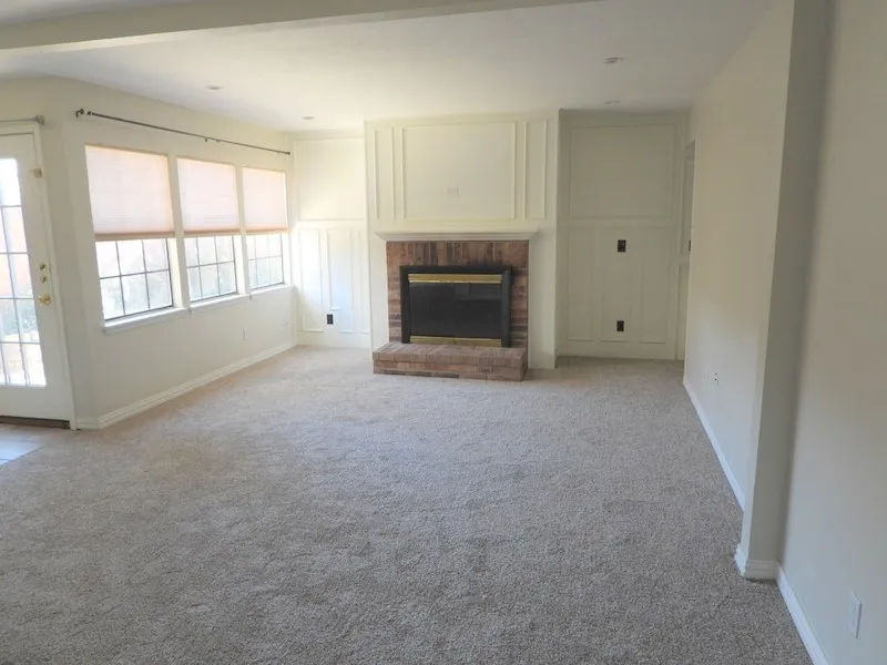 Single Family Residence For Rent in Collin County , 4090 Windhaven Lane, Dallas, Texas 75287, 3 Bedroom, 3 Bathroom, 1 Garage spaces, 1,712 Sqft, built in 1985, mls#21355195, Real Estate Agent in Dallas, Homes For Rent in Collin county, Homes For Rent in Dallas, Realtor in Dallas Texas, Real Estate Brokerage Independent Realty Texas, Luminita Cordes Realtor