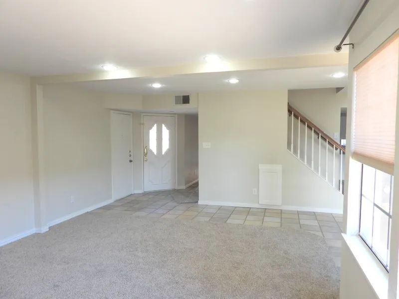 Single Family Residence For Rent in Collin County , 4090 Windhaven Lane, Dallas, Texas 75287, 3 Bedroom, 3 Bathroom, 1 Garage spaces, 1,712 Sqft, built in 1985, mls#21355195, Real Estate Agent in Dallas, Homes For Rent in Collin county, Homes For Rent in Dallas, Realtor in Dallas Texas, Real Estate Brokerage Independent Realty Texas, Luminita Cordes Realtor