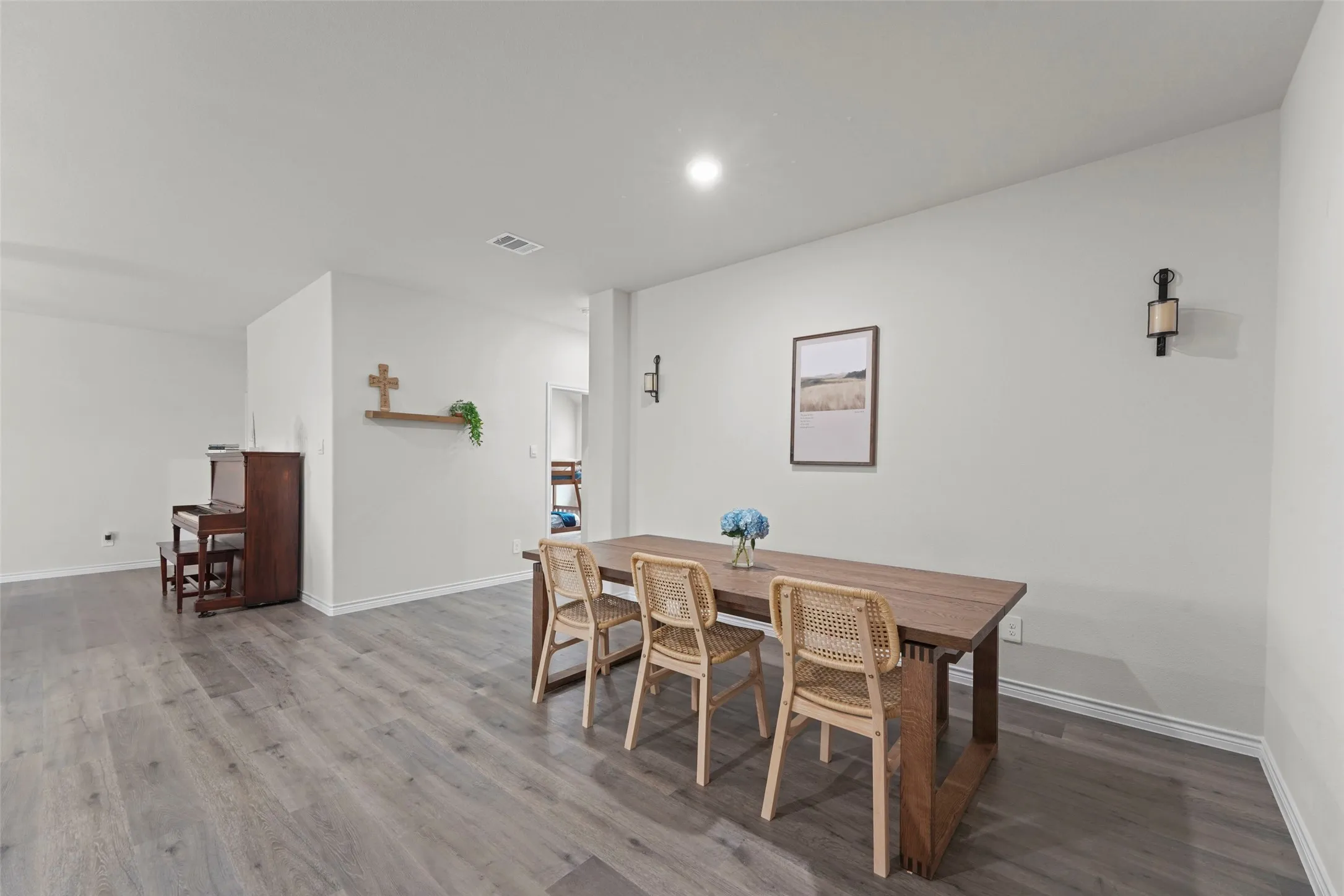 Single Family Residence For Sale in Denton County , 3720 Tracewood Bend, Aubrey, Texas 76227, 4 Bedroom, 3 Bathroom, 2 Garage spaces, 2,080 Sqft, built in 2024, mls#21355196, Real Estate Agent in Aubrey, Homes For Sale in Denton county, Homes For Sale in Aubrey, Realtor in Aubrey Texas, Real Estate Brokerage Independent Realty Texas, Luminita Cordes Realtor
