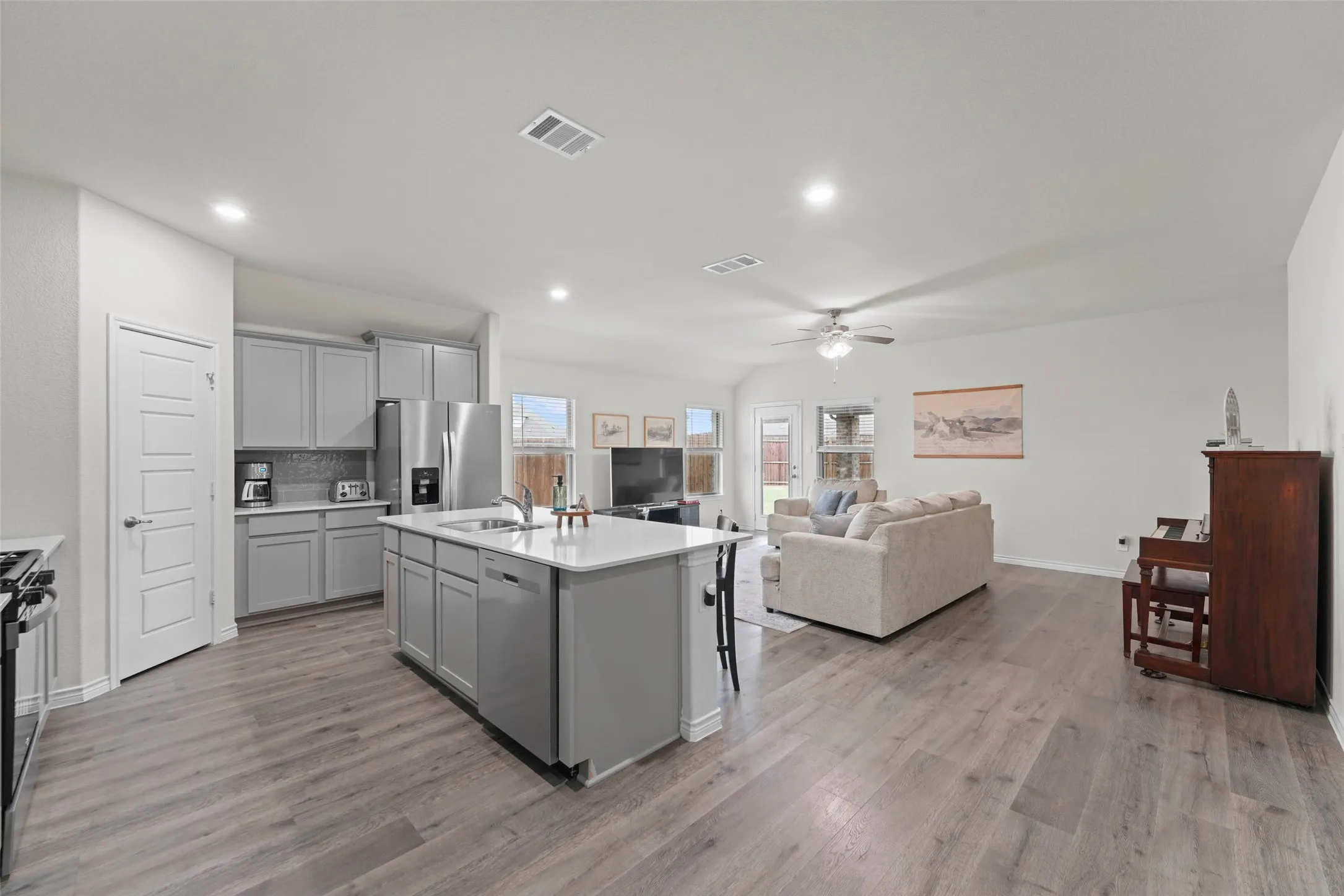 Single Family Residence For Sale in Denton County , 3720 Tracewood Bend, Aubrey, Texas 76227, 4 Bedroom, 3 Bathroom, 2 Garage spaces, 2,080 Sqft, built in 2024, mls#21355196, Real Estate Agent in Aubrey, Homes For Sale in Denton county, Homes For Sale in Aubrey, Realtor in Aubrey Texas, Real Estate Brokerage Independent Realty Texas, Luminita Cordes Realtor