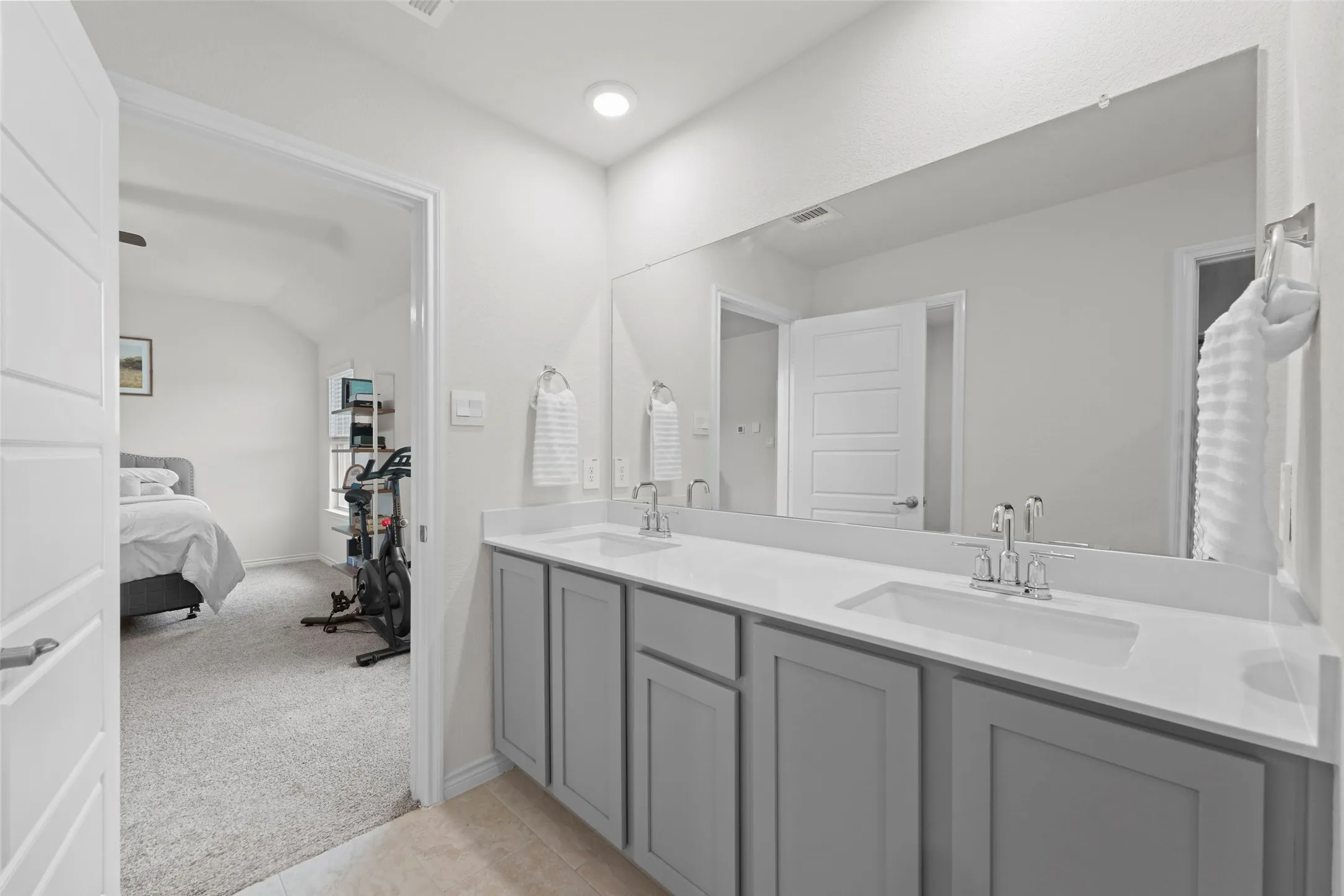 Single Family Residence For Sale in Denton County , 3720 Tracewood Bend, Aubrey, Texas 76227, 4 Bedroom, 3 Bathroom, 2 Garage spaces, 2,080 Sqft, built in 2024, mls#21355196, Real Estate Agent in Aubrey, Homes For Sale in Denton county, Homes For Sale in Aubrey, Realtor in Aubrey Texas, Real Estate Brokerage Independent Realty Texas, Luminita Cordes Realtor