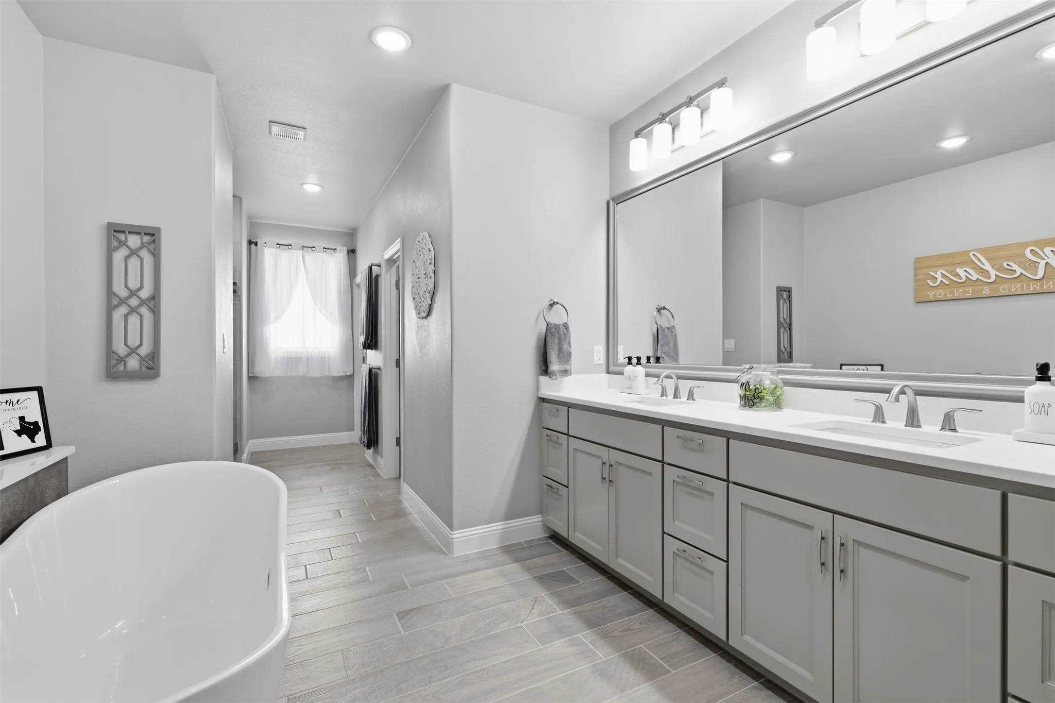 Single Family Residence For Sale in Parker County , 3036 Deer Court, Weatherford, Texas 76085, 4 Bedroom, 3 Bathroom, 2 Garage spaces, 3,314 Sqft, built in 2022, mls#21355194, Real Estate Agent in Weatherford, Homes For Sale in Parker county, Homes For Sale in Weatherford, Realtor in Weatherford Texas, Real Estate Brokerage Independent Realty Texas, Luminita Cordes Realtor