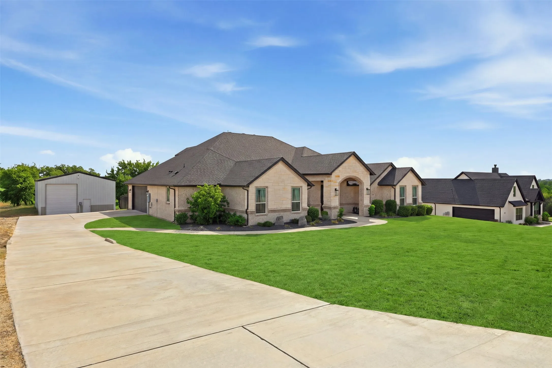 Single Family Residence For Sale in Parker County , 3036 Deer Court, Weatherford, Texas 76085, 4 Bedroom, 3 Bathroom, 2 Garage spaces, 3,314 Sqft, built in 2022, mls#21355194, Real Estate Agent in Weatherford, Homes For Sale in Parker county, Homes For Sale in Weatherford, Realtor in Weatherford Texas, Real Estate Brokerage Independent Realty Texas, Luminita Cordes Realtor