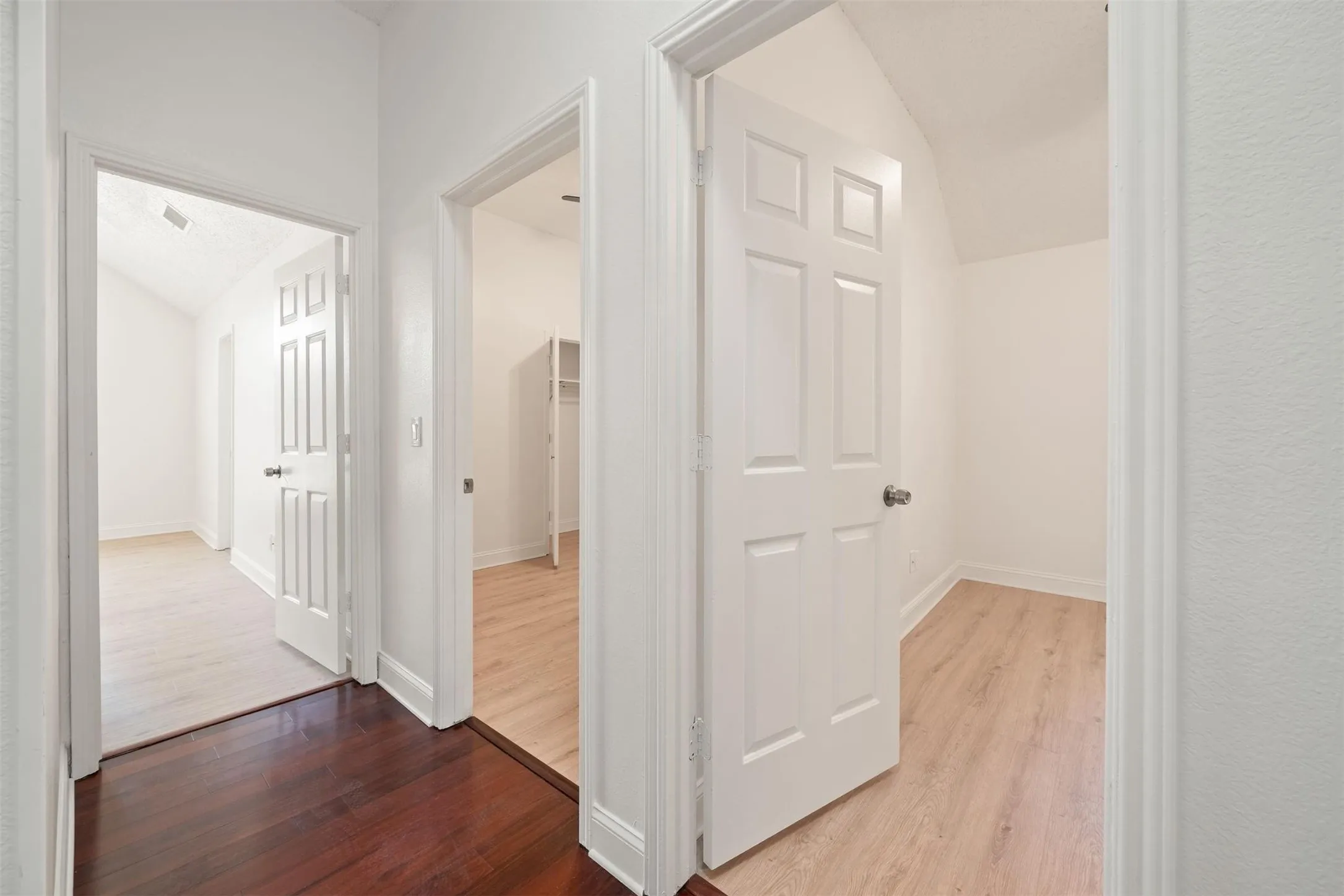 Single Family Residence For Rent in Collin County , 11000 Trestles Road, Frisco, Texas 75035, 3 Bedroom, 2 Bathroom, 2 Garage spaces, 1,861 Sqft, built in 1992, Price $2,500, mls#21355198, Real Estate Agent in Frisco, Homes For Rent in Collin county, Homes For Rent in Frisco, Realtor in Frisco Texas, Real Estate Brokerage Independent Realty Texas, Luminita Cordes Realtor