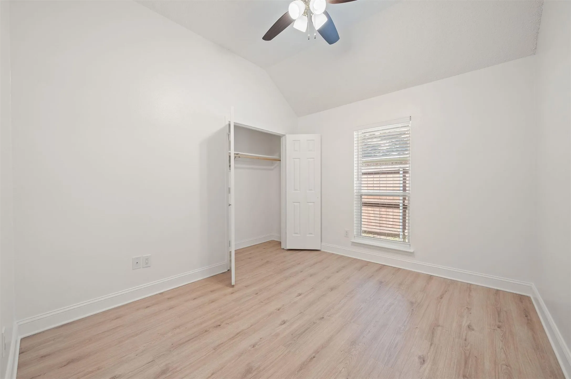 Single Family Residence For Rent in Collin County , 11000 Trestles Road, Frisco, Texas 75035, 3 Bedroom, 2 Bathroom, 2 Garage spaces, 1,861 Sqft, built in 1992, Price $2,500, mls#21355198, Real Estate Agent in Frisco, Homes For Rent in Collin county, Homes For Rent in Frisco, Realtor in Frisco Texas, Real Estate Brokerage Independent Realty Texas, Luminita Cordes Realtor