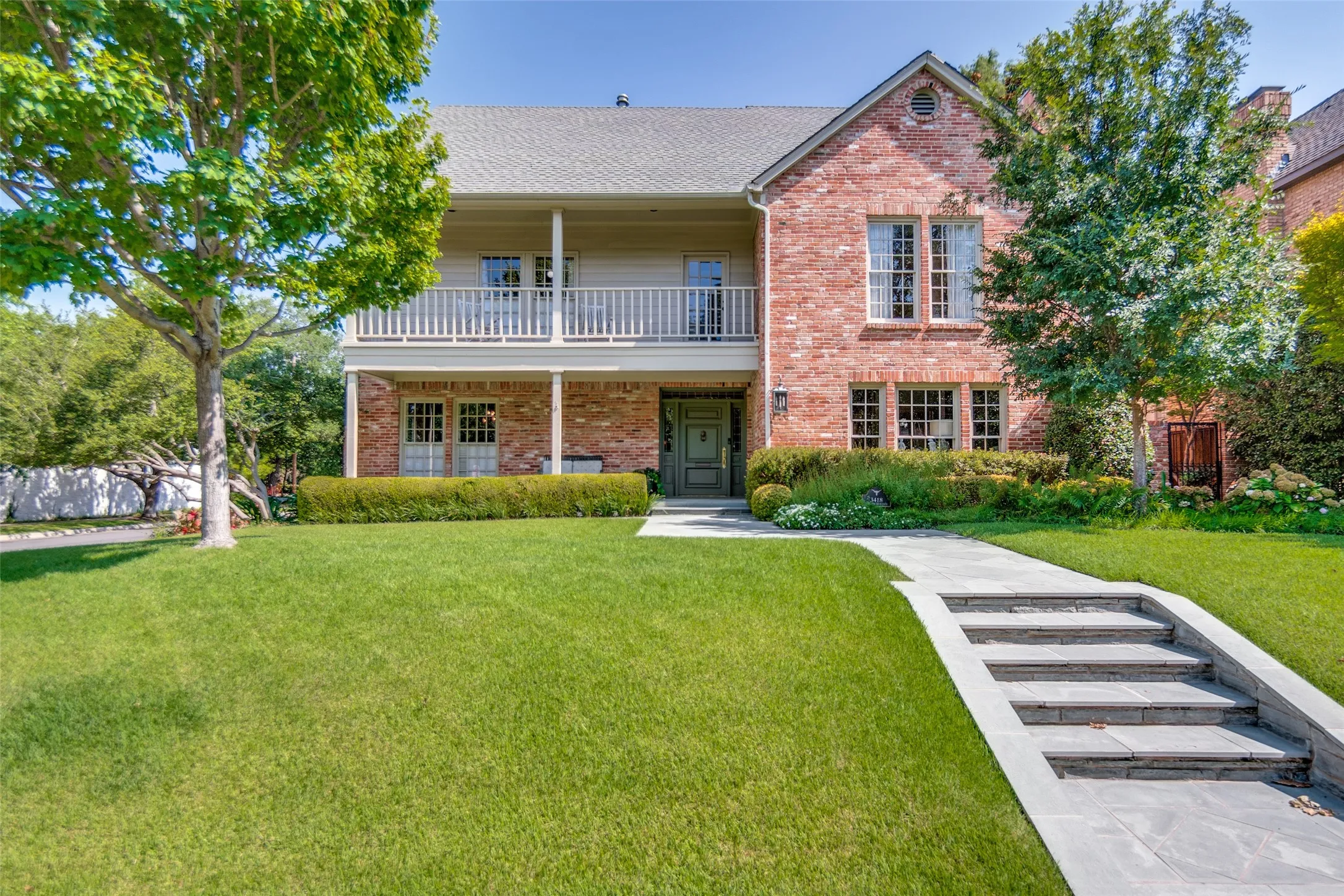 Single Family Residence For Sale in Dallas County , 3418 Dartmouth Avenue, Highland Park, Texas 75205, 4 Bedroom, 5 Bathroom, 2 Garage spaces, 4,797 Sqft, built in 1980, mls#21353054, Real Estate Agent in Highland Park, Homes For Sale in Dallas county, Homes For Sale in Highland Park, Realtor in Highland Park Texas, Real Estate Brokerage Independent Realty Texas, Luminita Cordes Realtor