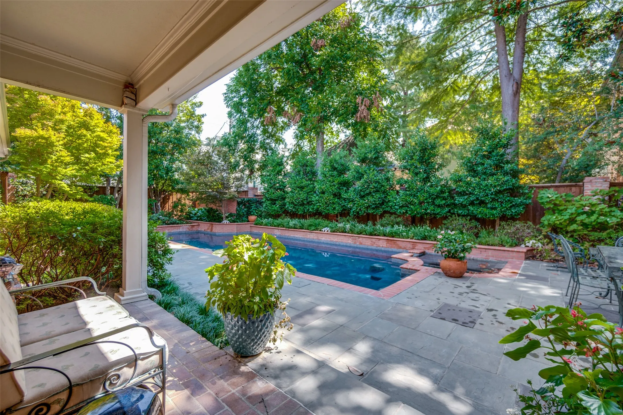 Single Family Residence For Sale in Dallas County , 3418 Dartmouth Avenue, Highland Park, Texas 75205, 4 Bedroom, 5 Bathroom, 2 Garage spaces, 4,797 Sqft, built in 1980, mls#21353054, Real Estate Agent in Highland Park, Homes For Sale in Dallas county, Homes For Sale in Highland Park, Realtor in Highland Park Texas, Real Estate Brokerage Independent Realty Texas, Luminita Cordes Realtor