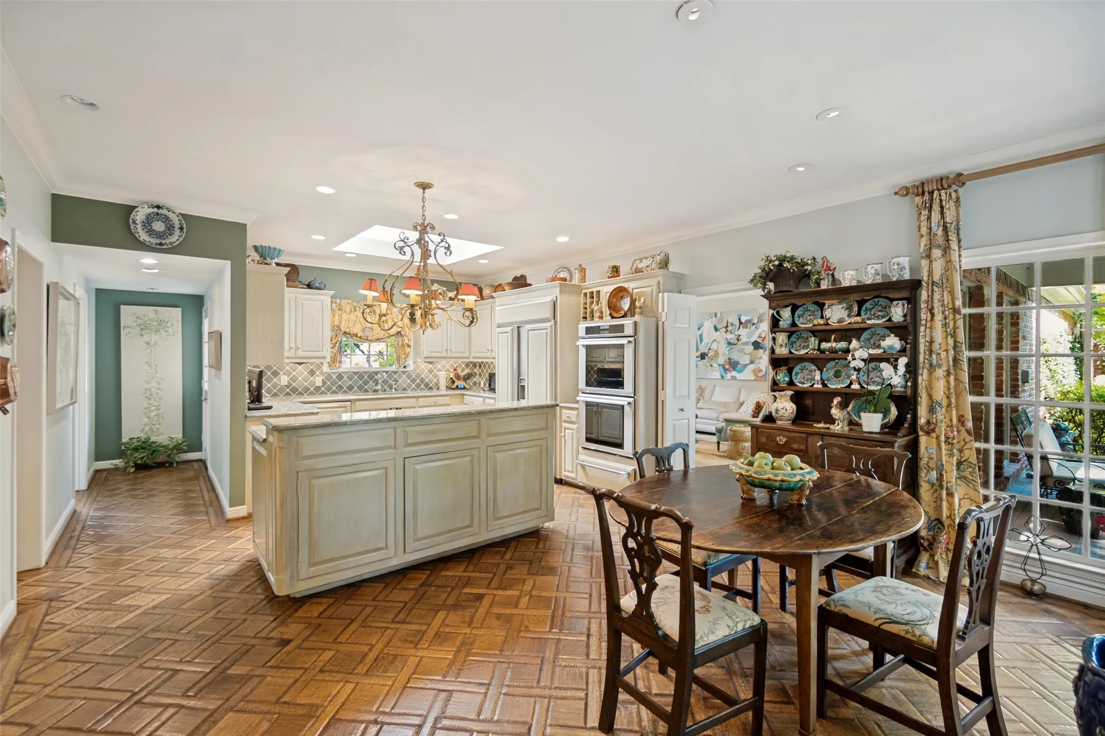 Single Family Residence For Sale in Dallas County , 3418 Dartmouth Avenue, Highland Park, Texas 75205, 4 Bedroom, 5 Bathroom, 2 Garage spaces, 4,797 Sqft, built in 1980, mls#21353054, Real Estate Agent in Highland Park, Homes For Sale in Dallas county, Homes For Sale in Highland Park, Realtor in Highland Park Texas, Real Estate Brokerage Independent Realty Texas, Luminita Cordes Realtor