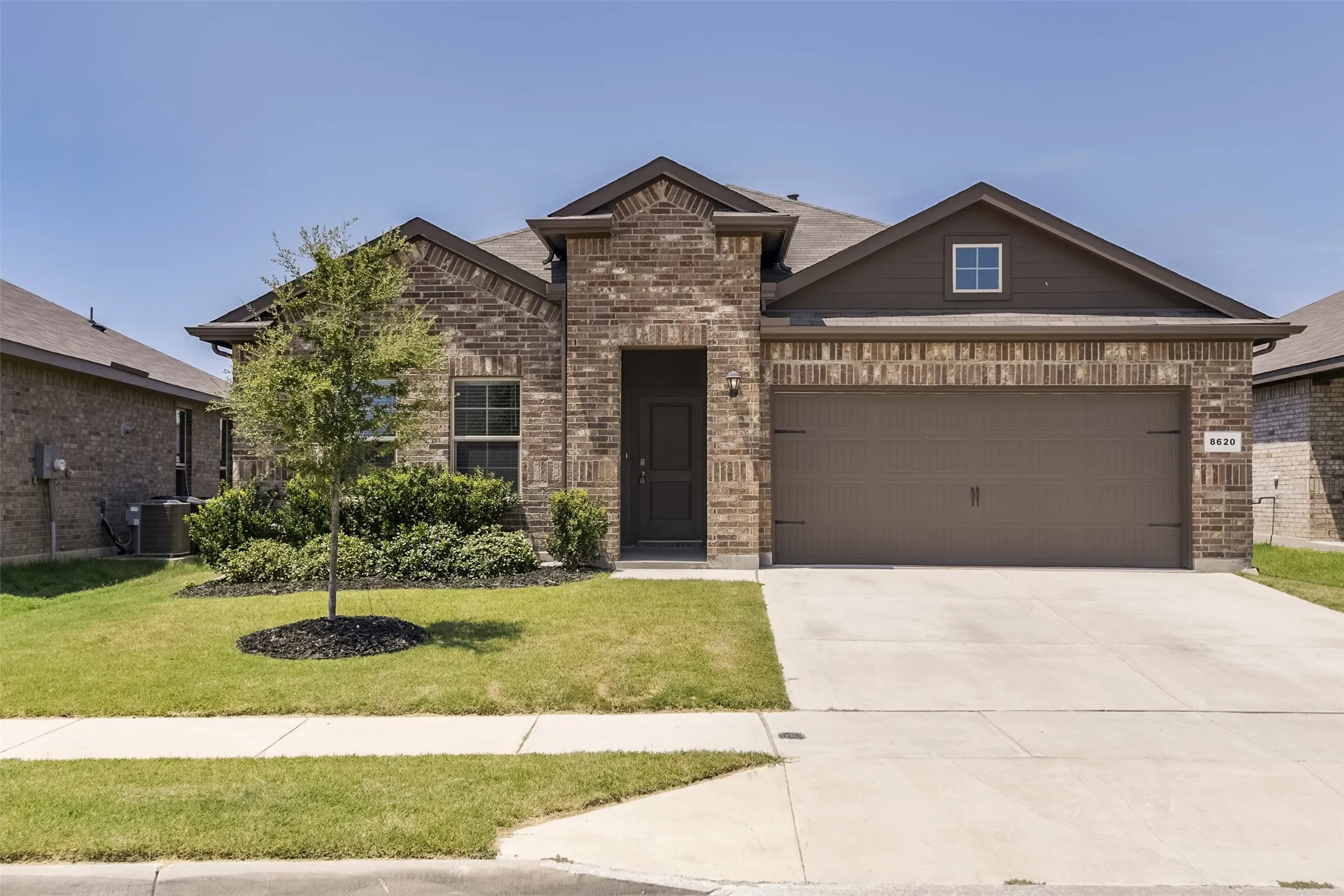 Single Family Residence For Rent in Tarrant County , 8620 High Hill Drive, Fort Worth, Texas 76179, 4 Bedroom, 2 Bathroom, 2 Garage spaces, 1,813 Sqft, built in 2024, mls#21353734, Real Estate Agent in Fort Worth, Homes For Rent in Tarrant county, Homes For Rent in Fort Worth, Realtor in Fort Worth Texas, Real Estate Brokerage Independent Realty Texas, Luminita Cordes Realtor