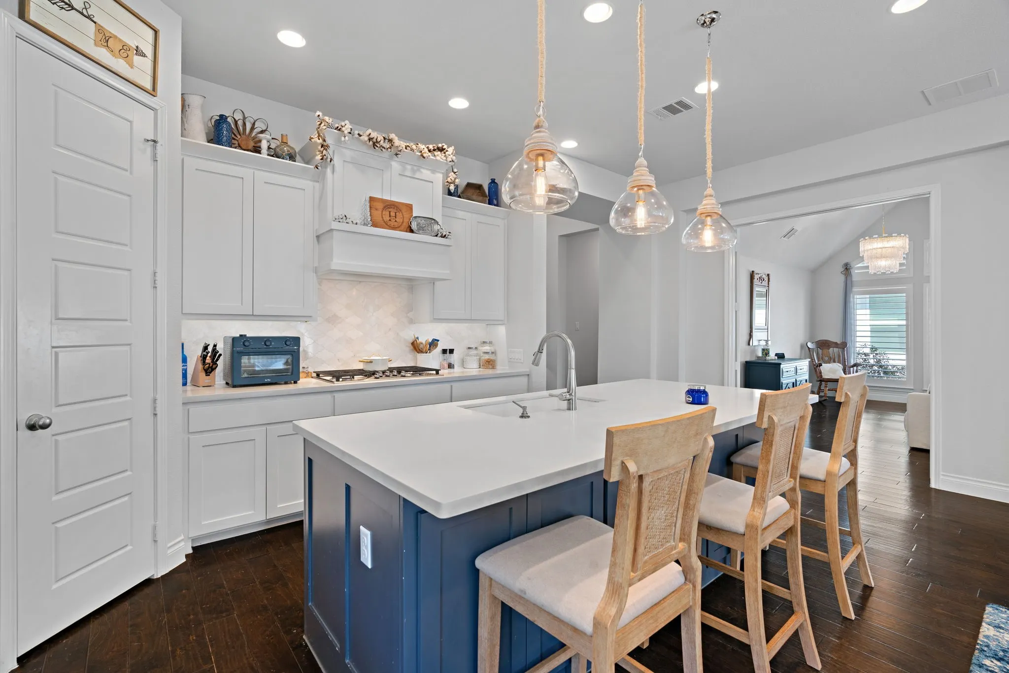 Single Family Residence For Sale in Denton County , 2429 Lazy Dog Lane, Northlake, Texas 76247, 4 Bedroom, 3 Bathroom, 2 Garage spaces, 2,619 Sqft, built in 2020, mls#21355128, Real Estate Agent in Northlake, Homes For Sale in Denton county, Homes For Sale in Northlake, Realtor in Northlake Texas, Real Estate Brokerage Independent Realty Texas, Luminita Cordes Realtor