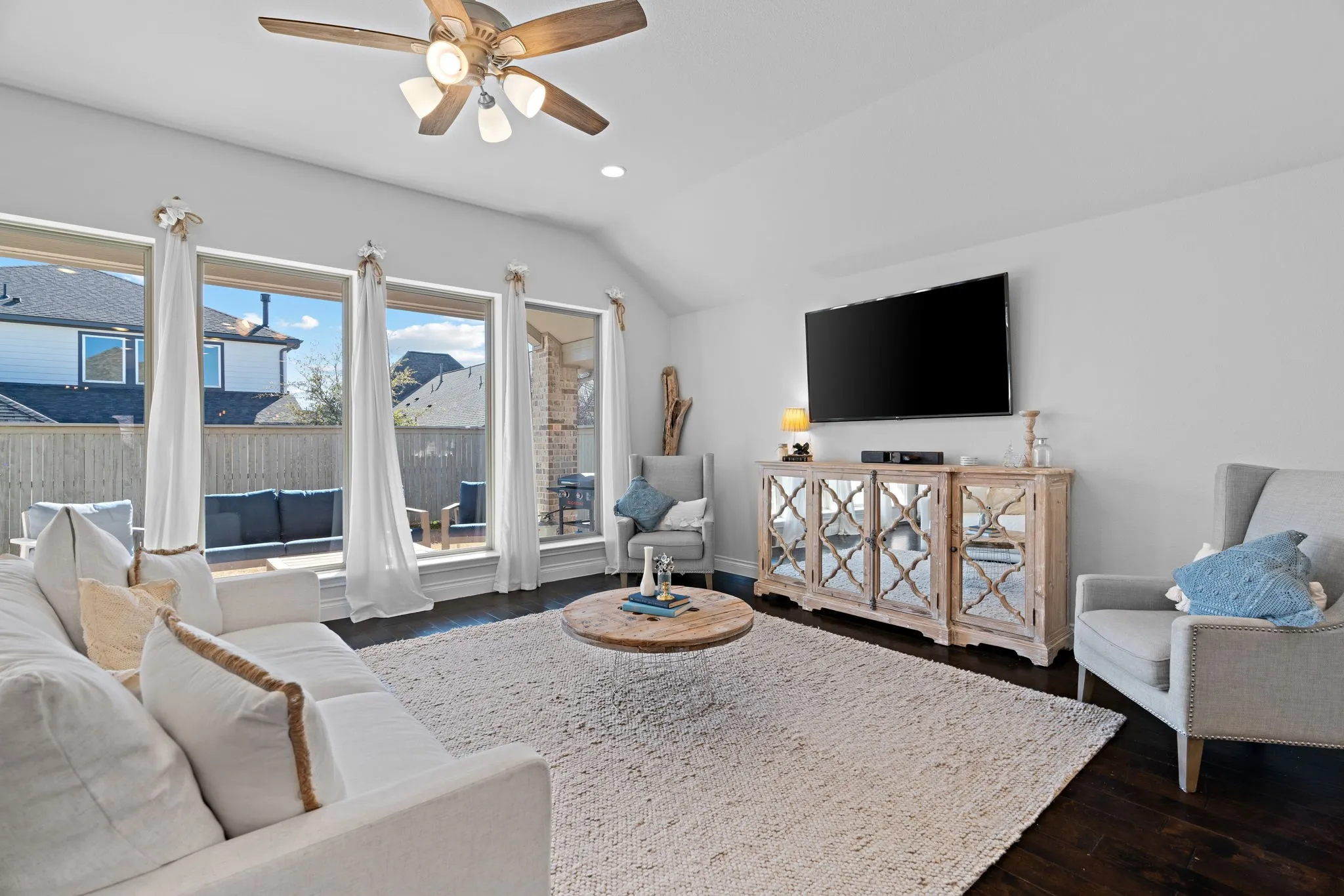 Single Family Residence For Sale in Denton County , 2429 Lazy Dog Lane, Northlake, Texas 76247, 4 Bedroom, 3 Bathroom, 2 Garage spaces, 2,619 Sqft, built in 2020, mls#21355128, Real Estate Agent in Northlake, Homes For Sale in Denton county, Homes For Sale in Northlake, Realtor in Northlake Texas, Real Estate Brokerage Independent Realty Texas, Luminita Cordes Realtor