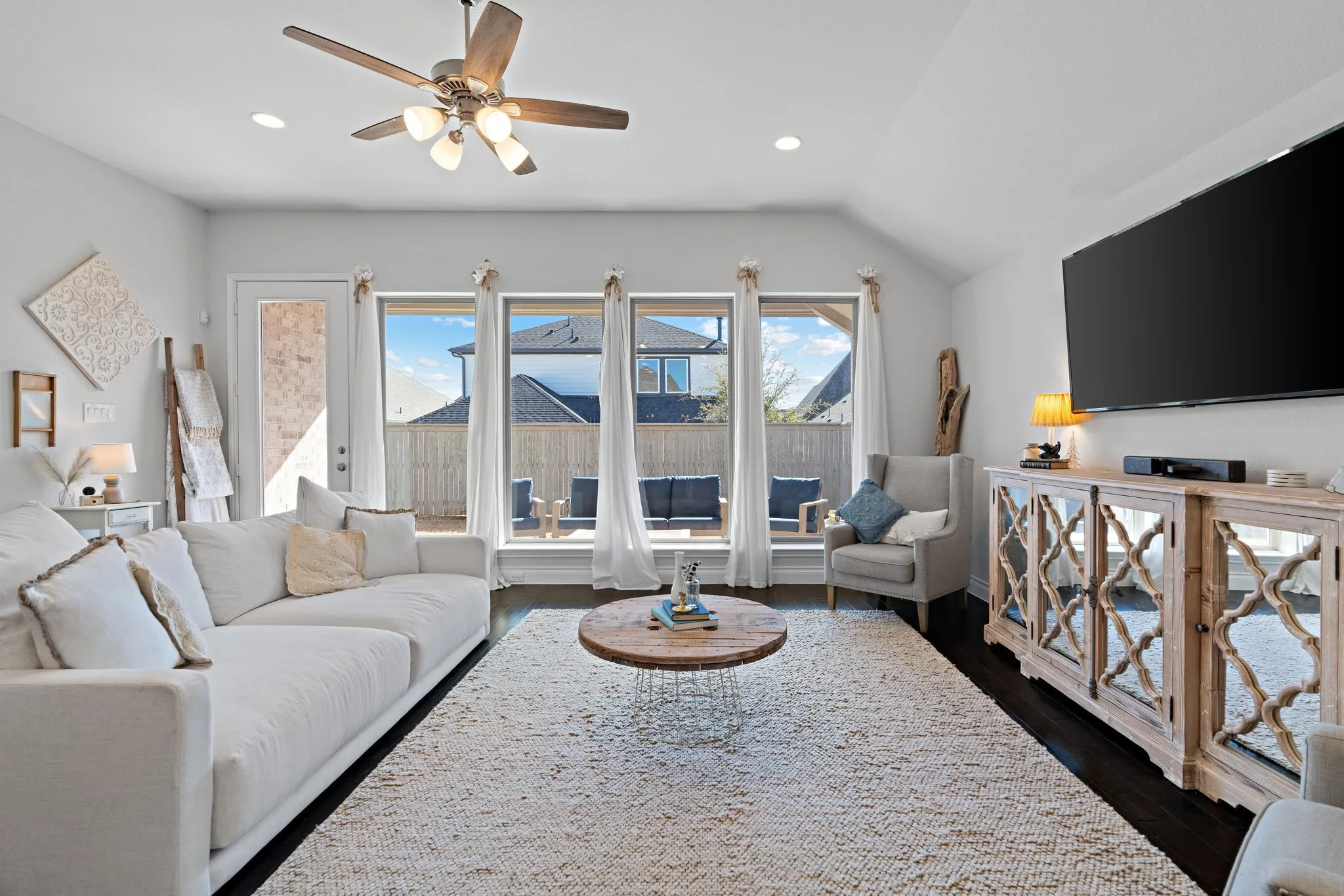 Single Family Residence For Sale in Denton County , 2429 Lazy Dog Lane, Northlake, Texas 76247, 4 Bedroom, 3 Bathroom, 2 Garage spaces, 2,619 Sqft, built in 2020, mls#21355128, Real Estate Agent in Northlake, Homes For Sale in Denton county, Homes For Sale in Northlake, Realtor in Northlake Texas, Real Estate Brokerage Independent Realty Texas, Luminita Cordes Realtor