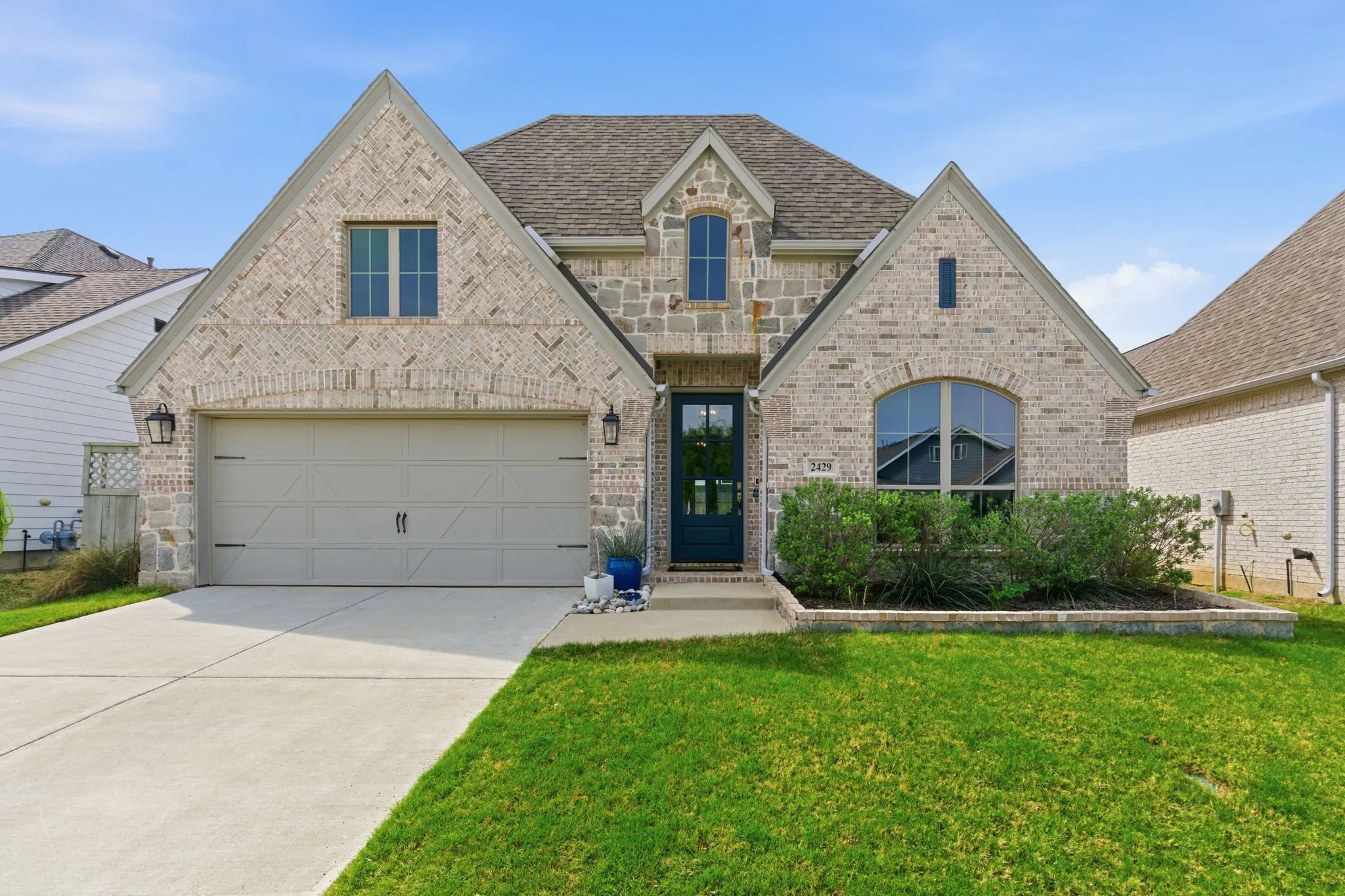 Single Family Residence For Sale in Denton County , 2429 Lazy Dog Lane, Northlake, Texas 76247, 4 Bedroom, 3 Bathroom, 2 Garage spaces, 2,619 Sqft, built in 2020, mls#21355128, Real Estate Agent in Northlake, Homes For Sale in Denton county, Homes For Sale in Northlake, Realtor in Northlake Texas, Real Estate Brokerage Independent Realty Texas, Luminita Cordes Realtor
