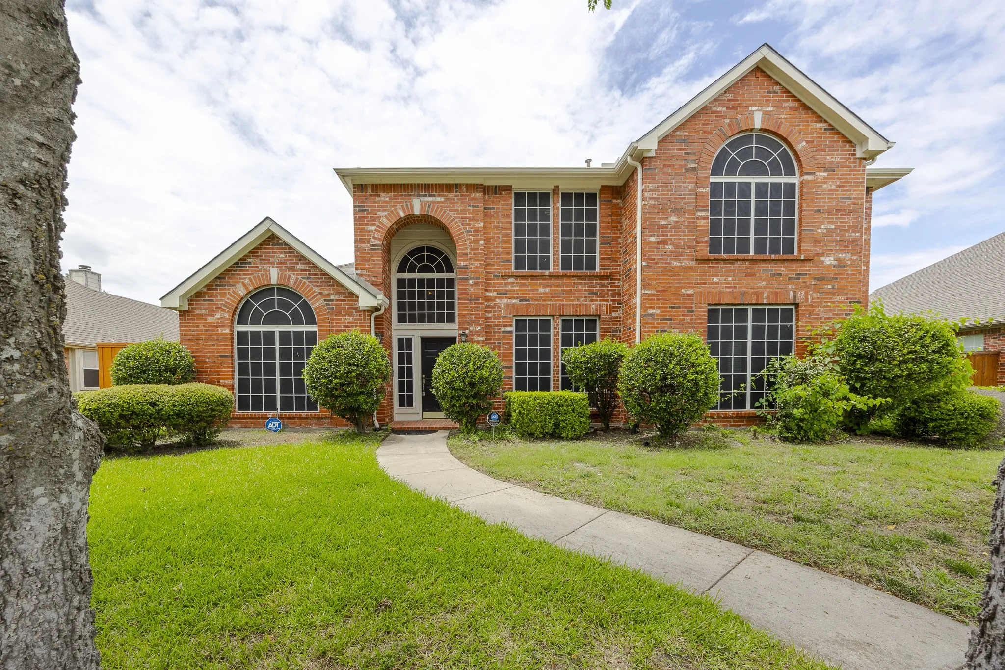 Single Family Residence For Rent in Collin County , 3103 Kingsbury Drive, Richardson, Texas 75082, 5 Bedroom, 4 Bathroom, 3 Garage spaces, 3,476 Sqft, built in 1997, Price $3,200, mls#21353807, Real Estate Agent in Richardson, Homes For Rent in Collin county, Homes For Rent in Richardson, Realtor in Richardson Texas, Real Estate Brokerage Independent Realty Texas, Luminita Cordes Realtor