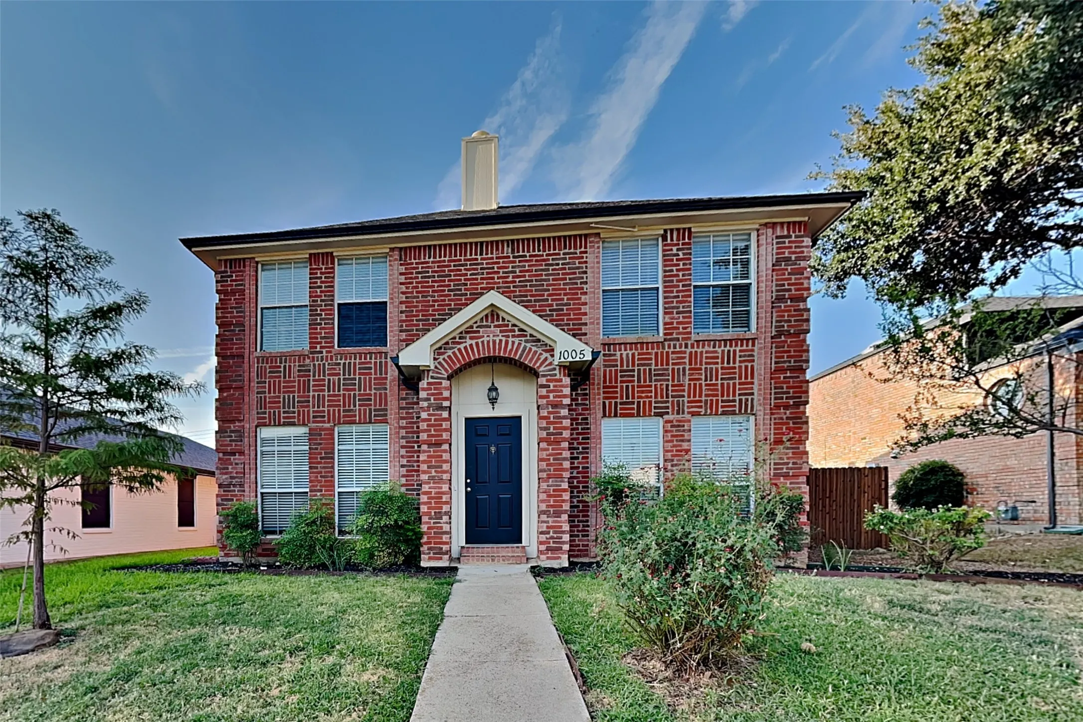 Single Family Residence For Rent in Denton County , 1005 Lake Bluff Drive, Flower Mound, Texas 75028, 4 Bedroom, 3 Bathroom, 2 Garage spaces, 1,750 Sqft, built in 1993, mls#21355219, Real Estate Agent in Flower Mound, Homes For Rent in Denton county, Homes For Rent in Flower Mound, Realtor in Flower Mound Texas, Real Estate Brokerage Independent Realty Texas, Luminita Cordes Realtor