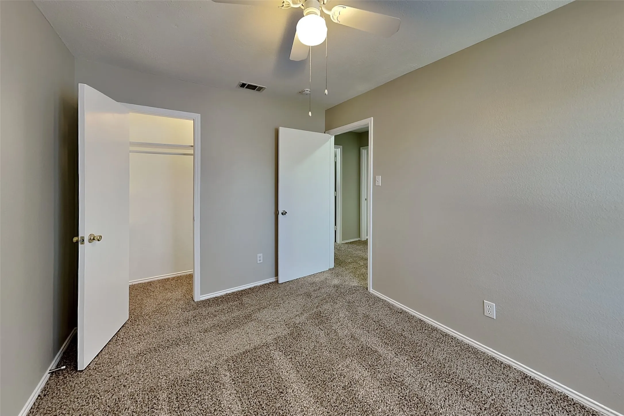 Single Family Residence For Rent in Denton County , 1005 Lake Bluff Drive, Flower Mound, Texas 75028, 4 Bedroom, 3 Bathroom, 2 Garage spaces, 1,750 Sqft, built in 1993, mls#21355219, Real Estate Agent in Flower Mound, Homes For Rent in Denton county, Homes For Rent in Flower Mound, Realtor in Flower Mound Texas, Real Estate Brokerage Independent Realty Texas, Luminita Cordes Realtor