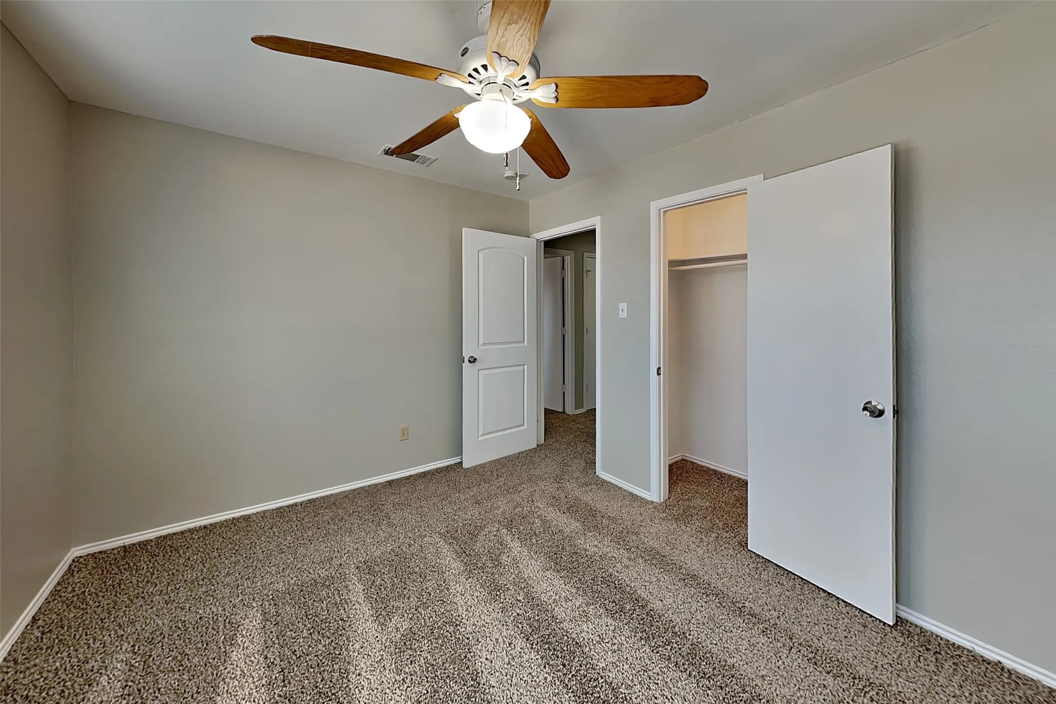Single Family Residence For Rent in Denton County , 1005 Lake Bluff Drive, Flower Mound, Texas 75028, 4 Bedroom, 3 Bathroom, 2 Garage spaces, 1,750 Sqft, built in 1993, mls#21355219, Real Estate Agent in Flower Mound, Homes For Rent in Denton county, Homes For Rent in Flower Mound, Realtor in Flower Mound Texas, Real Estate Brokerage Independent Realty Texas, Luminita Cordes Realtor