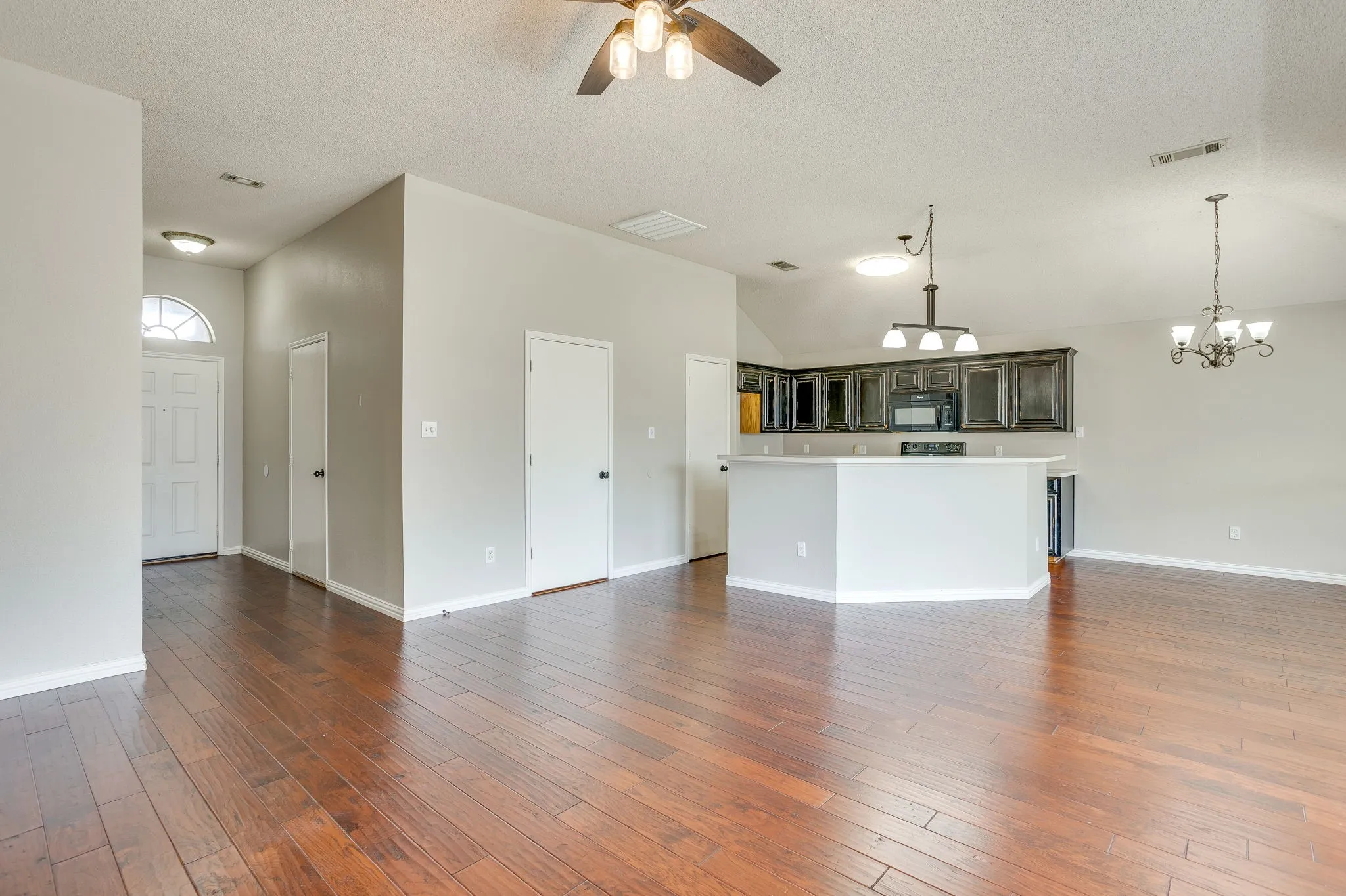 Open concept Living/ kitchen