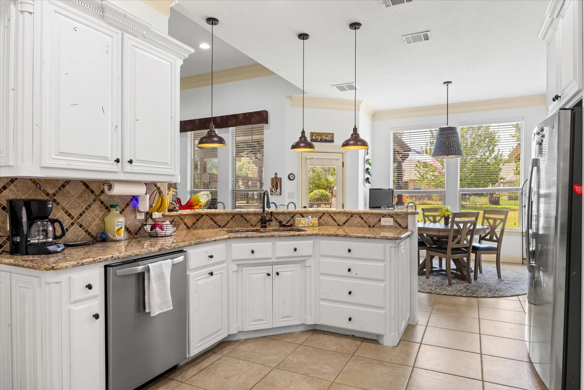 Single Family Residence For Sale in Hood County , 3209 Steamers Court, Granbury, Texas 76049, 3 Bedroom, 3 Bathroom, 3 Garage spaces, 2,569 Sqft, built in 2010, mls#21355213, Real Estate Agent in Granbury, Homes For Sale in Hood county, Homes For Sale in Granbury, Realtor in Granbury Texas, Real Estate Brokerage Independent Realty Texas, Luminita Cordes Realtor