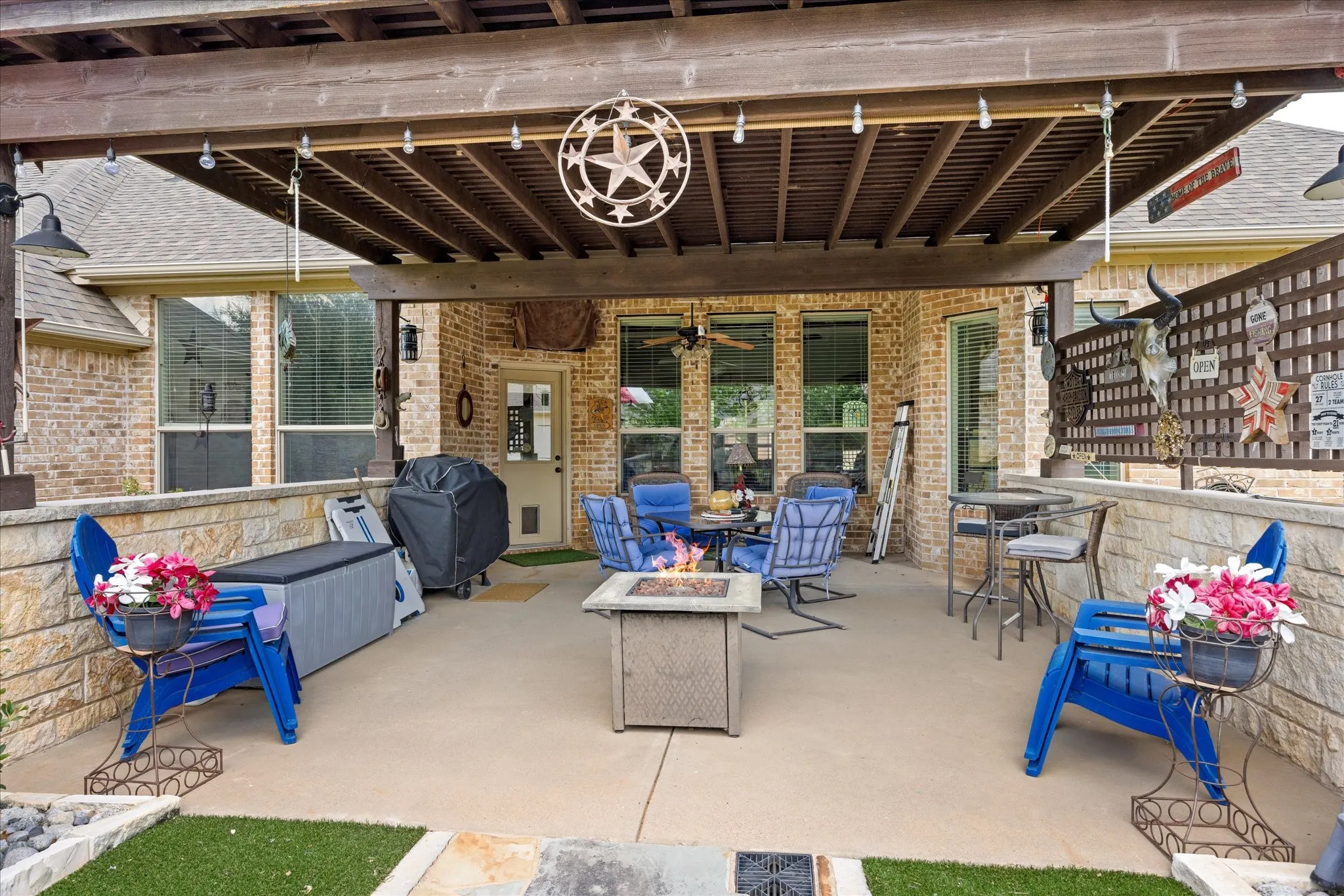 Single Family Residence For Sale in Hood County , 3209 Steamers Court, Granbury, Texas 76049, 3 Bedroom, 3 Bathroom, 3 Garage spaces, 2,569 Sqft, built in 2010, mls#21355213, Real Estate Agent in Granbury, Homes For Sale in Hood county, Homes For Sale in Granbury, Realtor in Granbury Texas, Real Estate Brokerage Independent Realty Texas, Luminita Cordes Realtor