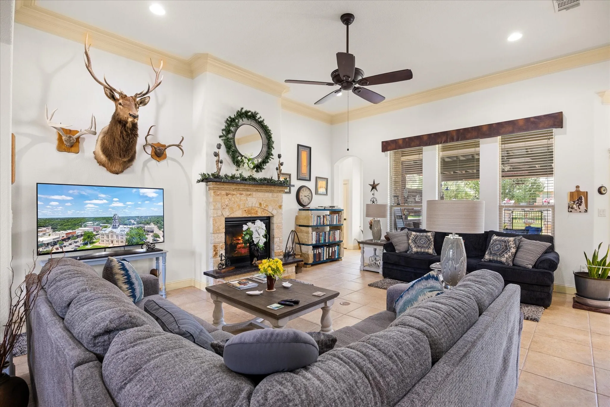 Single Family Residence For Sale in Hood County , 3209 Steamers Court, Granbury, Texas 76049, 3 Bedroom, 3 Bathroom, 3 Garage spaces, 2,569 Sqft, built in 2010, mls#21355213, Real Estate Agent in Granbury, Homes For Sale in Hood county, Homes For Sale in Granbury, Realtor in Granbury Texas, Real Estate Brokerage Independent Realty Texas, Luminita Cordes Realtor