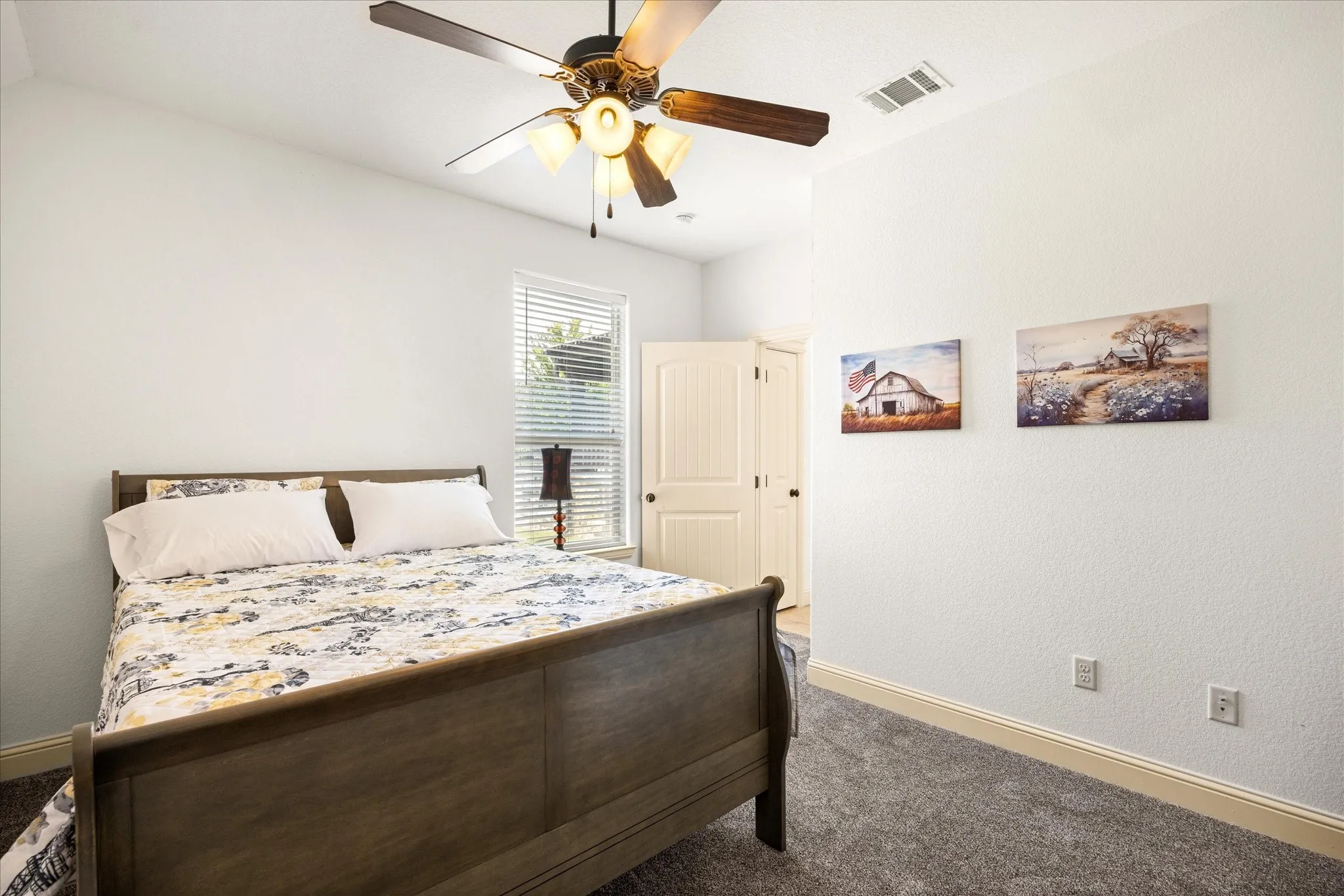 Single Family Residence For Sale in Hood County , 3209 Steamers Court, Granbury, Texas 76049, 3 Bedroom, 3 Bathroom, 3 Garage spaces, 2,569 Sqft, built in 2010, mls#21355213, Real Estate Agent in Granbury, Homes For Sale in Hood county, Homes For Sale in Granbury, Realtor in Granbury Texas, Real Estate Brokerage Independent Realty Texas, Luminita Cordes Realtor