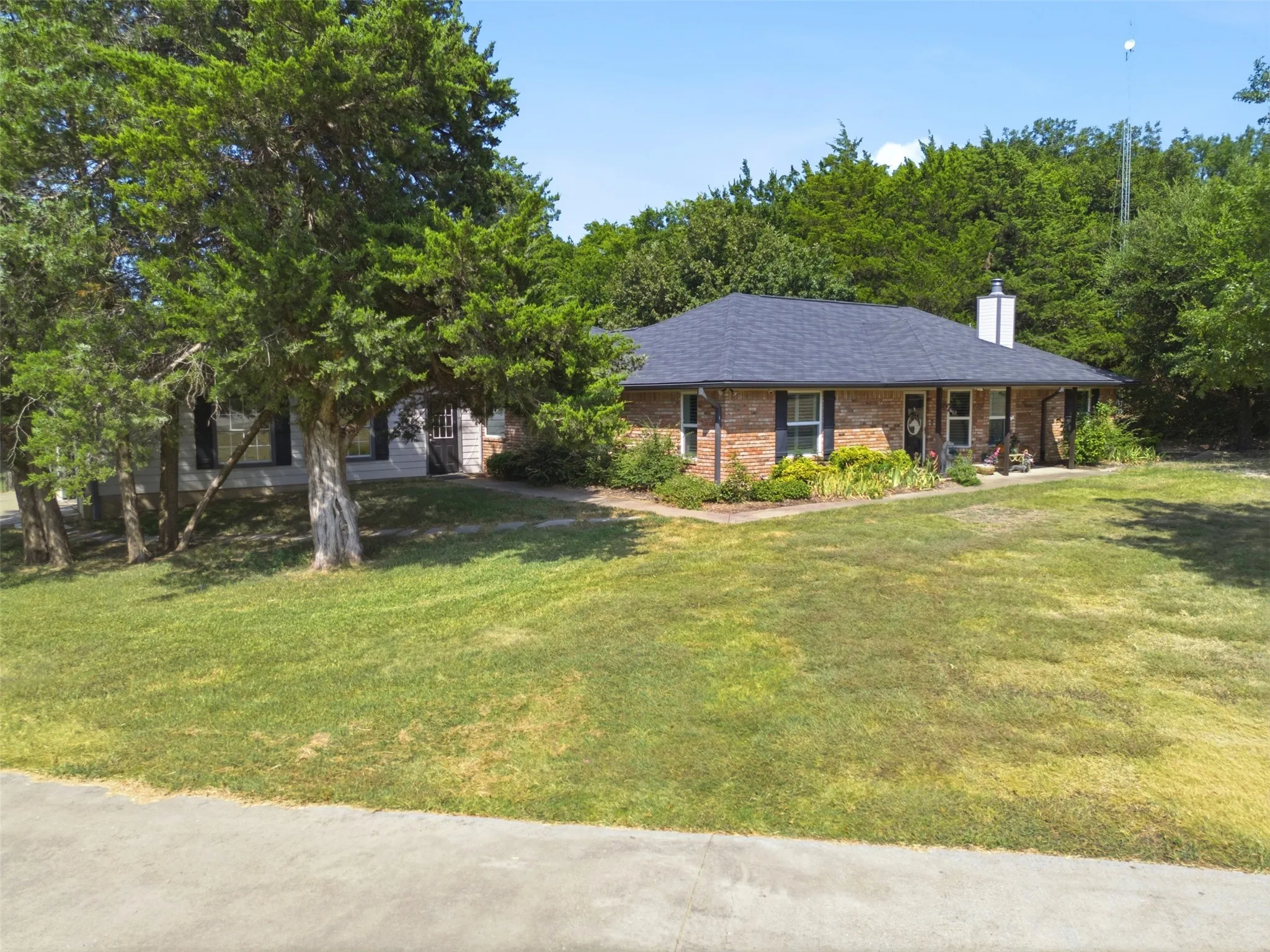 Single Family Residence For Sale in Collin County , 4111 Fm 2862, Anna, Texas 75409, 4 Bedroom, 4 Bathroom, 2 Garage spaces, 2,599 Sqft, built in 1997, mls#21334246, Real Estate Agent in Anna, Homes For Sale in Collin county, Homes For Sale in Anna, Realtor in Anna Texas, Real Estate Brokerage Independent Realty Texas, Luminita Cordes Realtor