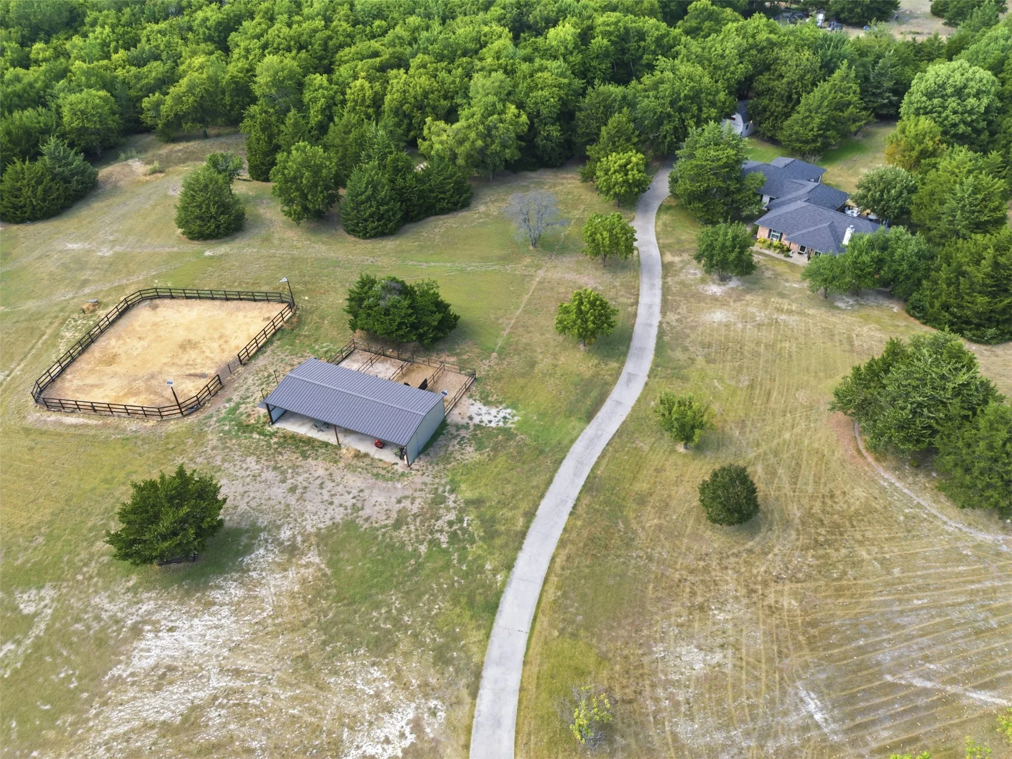 Single Family Residence For Sale in Collin County , 4111 Fm 2862, Anna, Texas 75409, 4 Bedroom, 4 Bathroom, 2 Garage spaces, 2,599 Sqft, built in 1997, mls#21334246, Real Estate Agent in Anna, Homes For Sale in Collin county, Homes For Sale in Anna, Realtor in Anna Texas, Real Estate Brokerage Independent Realty Texas, Luminita Cordes Realtor