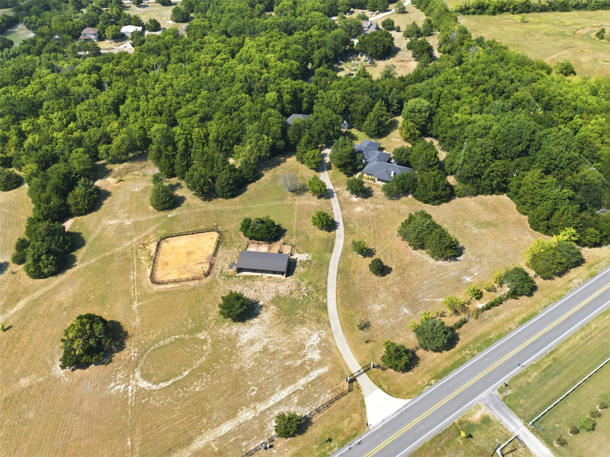 Single Family Residence For Sale in Collin County , 4111 Fm 2862, Anna, Texas 75409, 4 Bedroom, 4 Bathroom, 2 Garage spaces, 2,599 Sqft, built in 1997, mls#21334246, Real Estate Agent in Anna, Homes For Sale in Collin county, Homes For Sale in Anna, Realtor in Anna Texas, Real Estate Brokerage Independent Realty Texas, Luminita Cordes Realtor