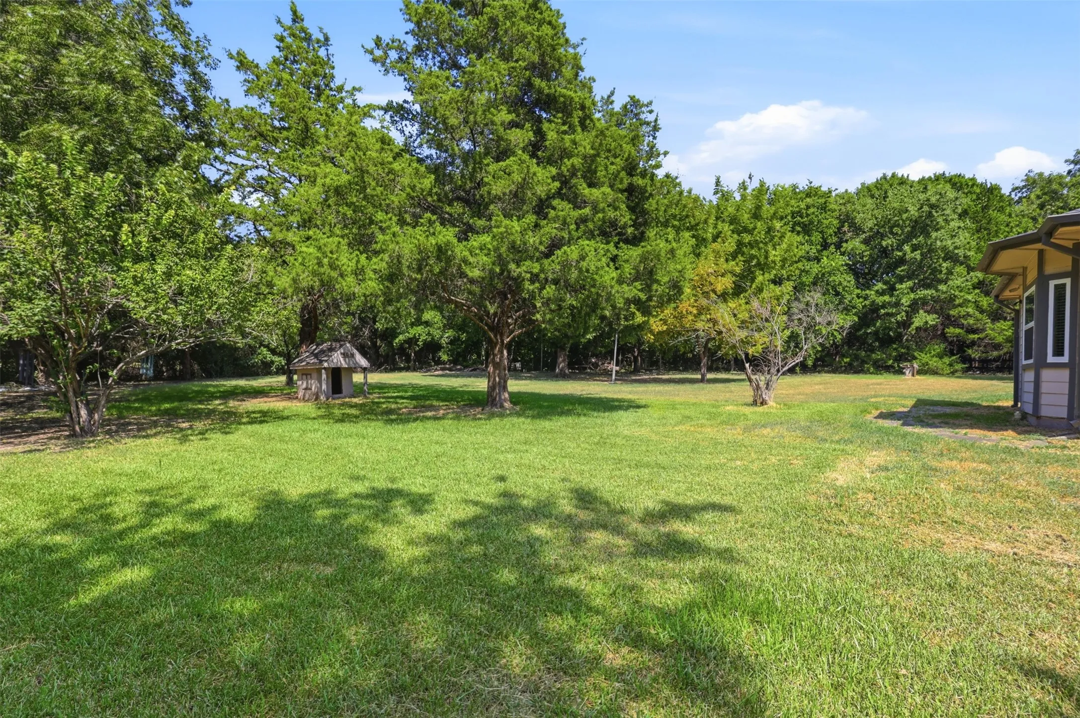 Single Family Residence For Sale in Collin County , 4111 Fm 2862, Anna, Texas 75409, 4 Bedroom, 4 Bathroom, 2 Garage spaces, 2,599 Sqft, built in 1997, mls#21334246, Real Estate Agent in Anna, Homes For Sale in Collin county, Homes For Sale in Anna, Realtor in Anna Texas, Real Estate Brokerage Independent Realty Texas, Luminita Cordes Realtor