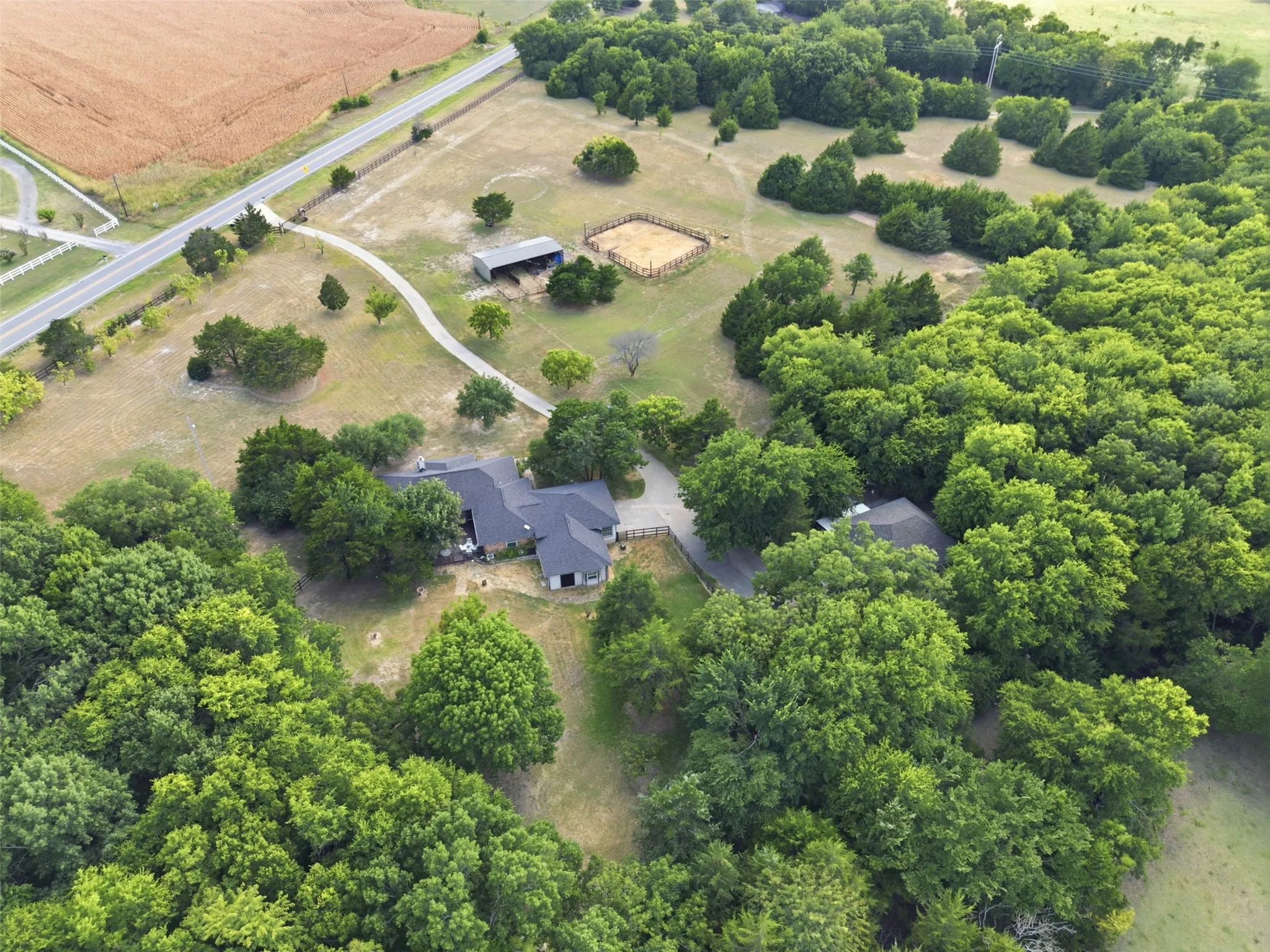 Single Family Residence For Sale in Collin County , 4111 Fm 2862, Anna, Texas 75409, 4 Bedroom, 4 Bathroom, 2 Garage spaces, 2,599 Sqft, built in 1997, mls#21334246, Real Estate Agent in Anna, Homes For Sale in Collin county, Homes For Sale in Anna, Realtor in Anna Texas, Real Estate Brokerage Independent Realty Texas, Luminita Cordes Realtor