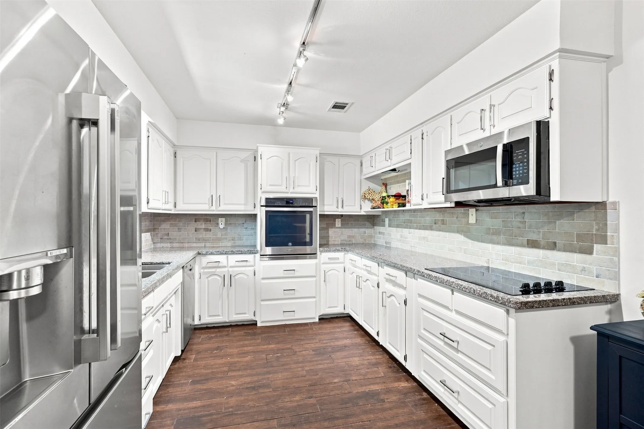 Single Family Residence For Sale in Collin County , 4111 Fm 2862, Anna, Texas 75409, 4 Bedroom, 4 Bathroom, 2 Garage spaces, 2,599 Sqft, built in 1997, mls#21334246, Real Estate Agent in Anna, Homes For Sale in Collin county, Homes For Sale in Anna, Realtor in Anna Texas, Real Estate Brokerage Independent Realty Texas, Luminita Cordes Realtor