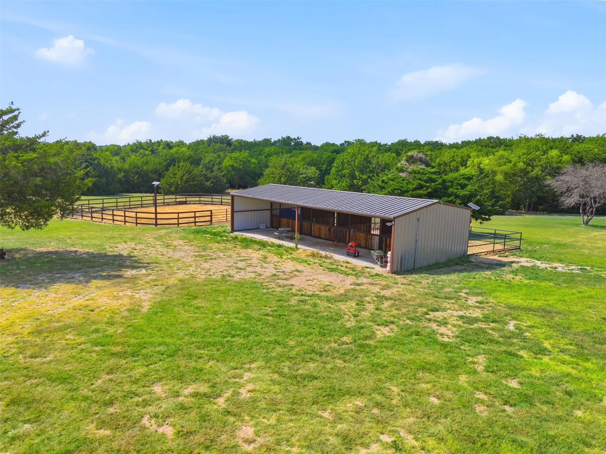 Single Family Residence For Sale in Collin County , 4111 Fm 2862, Anna, Texas 75409, 4 Bedroom, 4 Bathroom, 2 Garage spaces, 2,599 Sqft, built in 1997, mls#21334246, Real Estate Agent in Anna, Homes For Sale in Collin county, Homes For Sale in Anna, Realtor in Anna Texas, Real Estate Brokerage Independent Realty Texas, Luminita Cordes Realtor