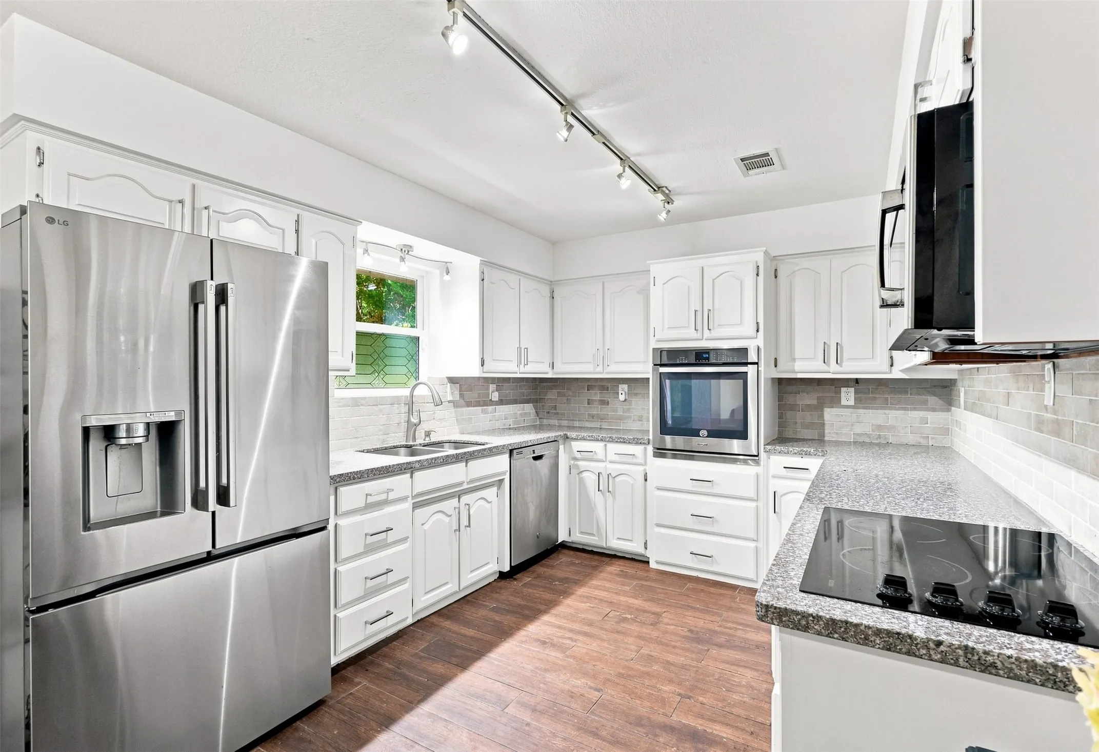 Single Family Residence For Sale in Collin County , 4111 Fm 2862, Anna, Texas 75409, 4 Bedroom, 4 Bathroom, 2 Garage spaces, 2,599 Sqft, built in 1997, mls#21334246, Real Estate Agent in Anna, Homes For Sale in Collin county, Homes For Sale in Anna, Realtor in Anna Texas, Real Estate Brokerage Independent Realty Texas, Luminita Cordes Realtor