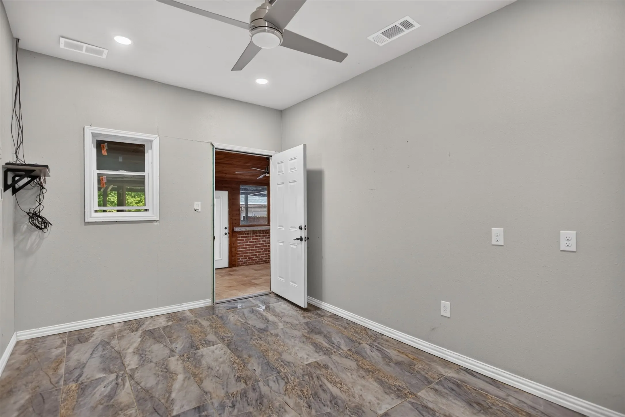 Single Family Residence For Sale in Dallas County , 335 Avenue I, Dallas, Texas 75203, 2 Bedrooms, 2 Bathrooms, Garage spaces, 2,193 Sqft, built in 1941, Price $375,000, mls#21351394, Real Estate Agent in Dallas, Homes For Sale in Dallas county, Homes For Sale in Dallas, Realtor in Dallas Texas, Real Estate Brokerage Independent Realty Texas, Luminita Cordes Realtor