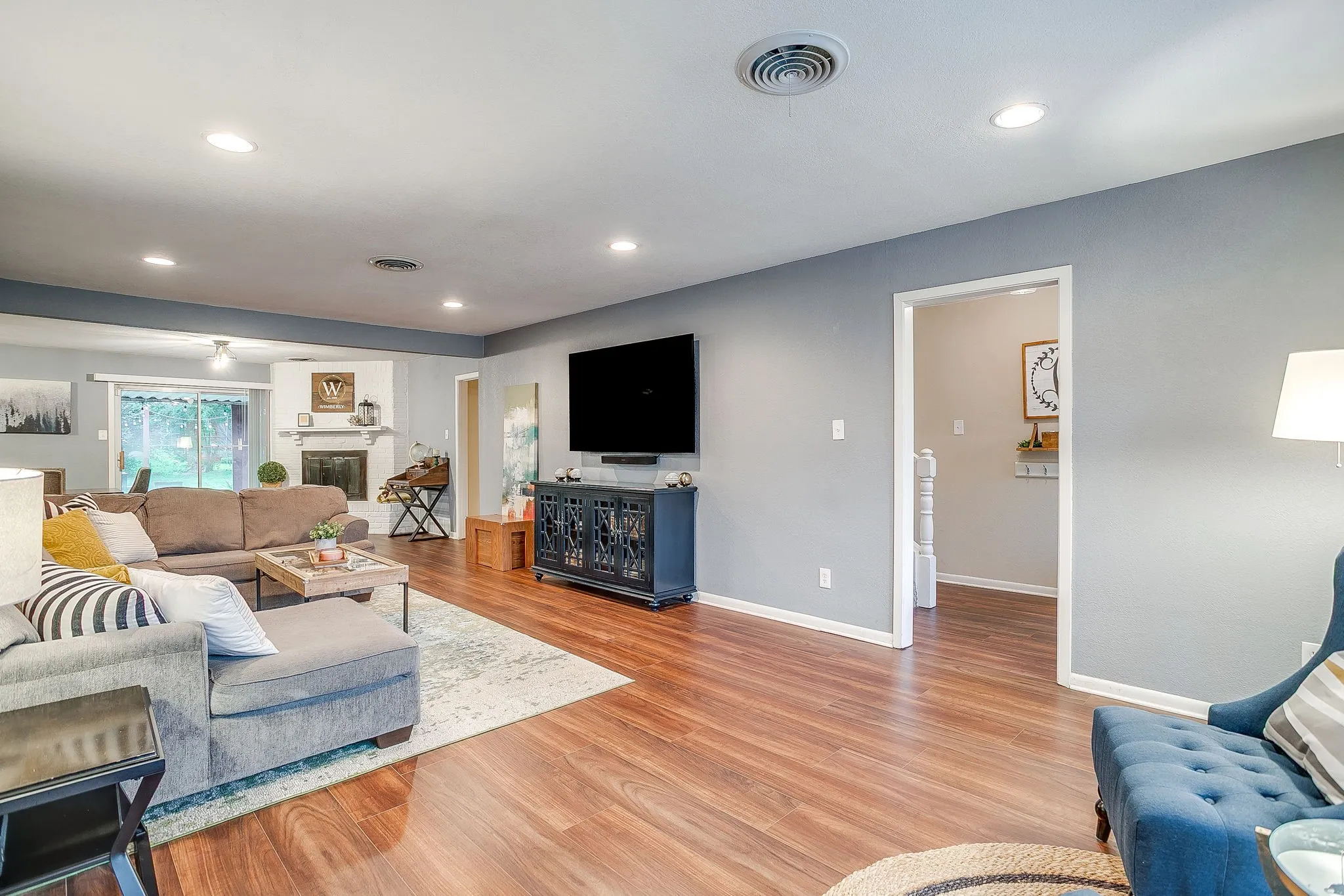 Single Family Residence For Rent in Tarrant County , 5248 Greene Avenue, Fort Worth, Texas 76133, 4 Bedroom, 2 Bathroom, 2 Garage spaces, 2,561 Sqft, built in 1961, mls#21355233, Real Estate Agent in Fort Worth, Homes For Rent in Tarrant county, Homes For Rent in Fort Worth, Realtor in Fort Worth Texas, Real Estate Brokerage Independent Realty Texas, Luminita Cordes Realtor