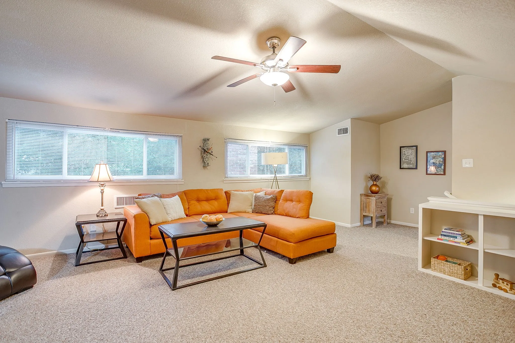 Single Family Residence For Rent in Tarrant County , 5248 Greene Avenue, Fort Worth, Texas 76133, 4 Bedroom, 2 Bathroom, 2 Garage spaces, 2,561 Sqft, built in 1961, mls#21355233, Real Estate Agent in Fort Worth, Homes For Rent in Tarrant county, Homes For Rent in Fort Worth, Realtor in Fort Worth Texas, Real Estate Brokerage Independent Realty Texas, Luminita Cordes Realtor