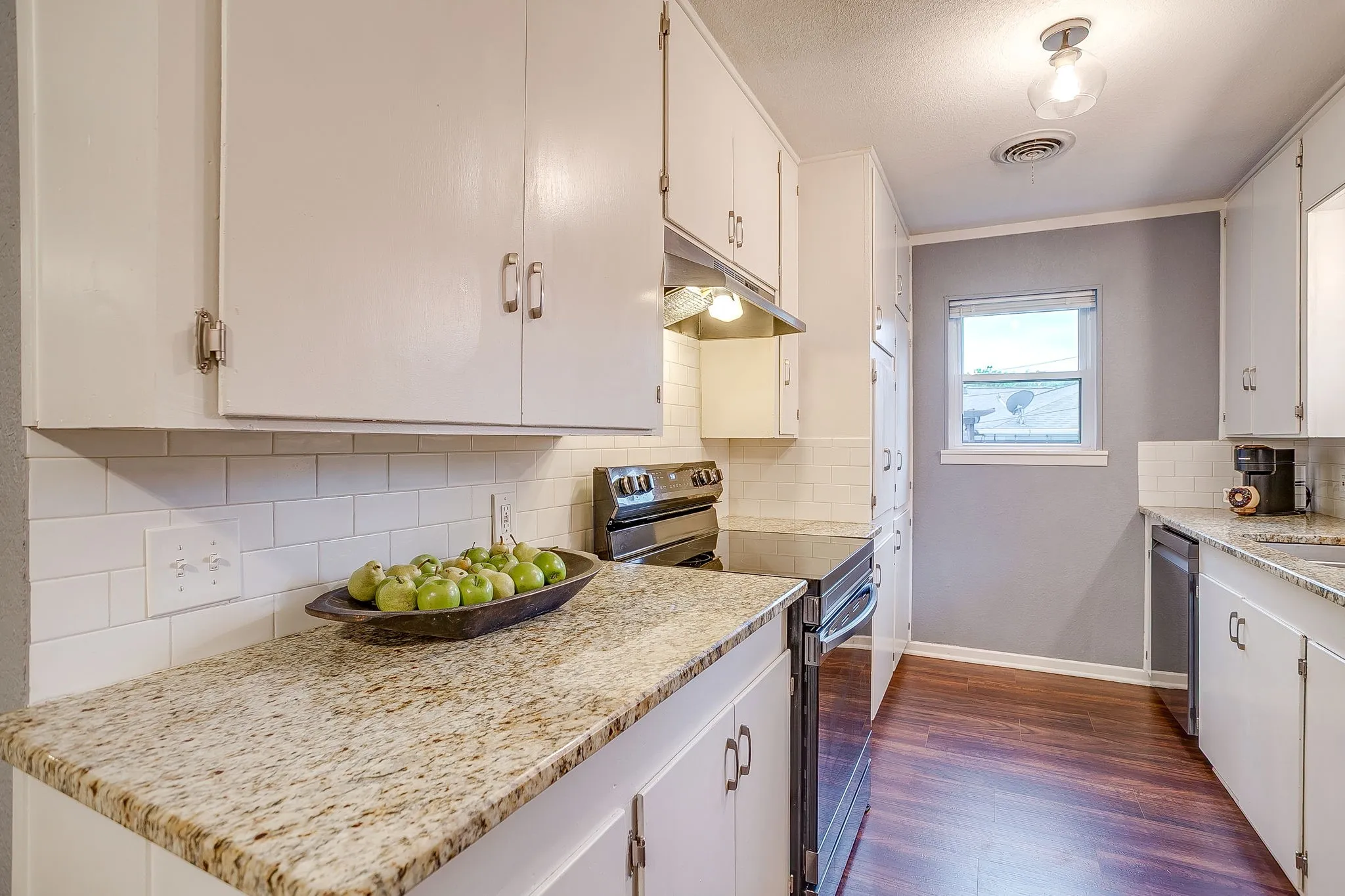 Single Family Residence For Rent in Tarrant County , 5248 Greene Avenue, Fort Worth, Texas 76133, 4 Bedroom, 2 Bathroom, 2 Garage spaces, 2,561 Sqft, built in 1961, mls#21355233, Real Estate Agent in Fort Worth, Homes For Rent in Tarrant county, Homes For Rent in Fort Worth, Realtor in Fort Worth Texas, Real Estate Brokerage Independent Realty Texas, Luminita Cordes Realtor