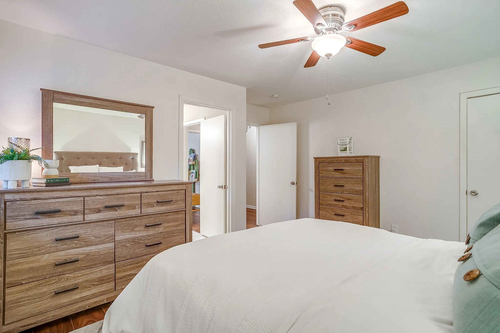 Single Family Residence For Rent in Tarrant County , 5248 Greene Avenue, Fort Worth, Texas 76133, 4 Bedroom, 2 Bathroom, 2 Garage spaces, 2,561 Sqft, built in 1961, mls#21355233, Real Estate Agent in Fort Worth, Homes For Rent in Tarrant county, Homes For Rent in Fort Worth, Realtor in Fort Worth Texas, Real Estate Brokerage Independent Realty Texas, Luminita Cordes Realtor