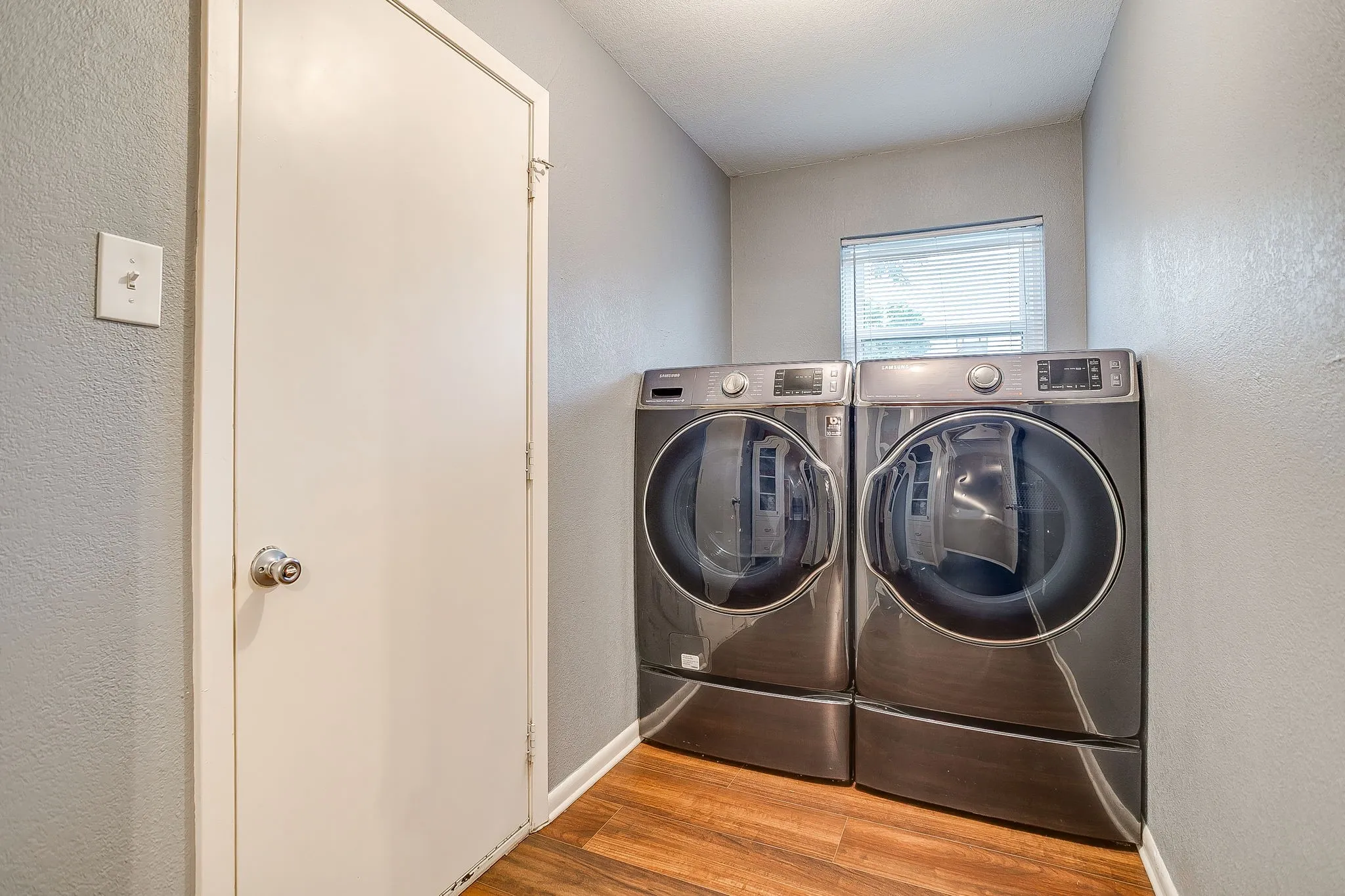 Single Family Residence For Rent in Tarrant County , 5248 Greene Avenue, Fort Worth, Texas 76133, 4 Bedroom, 2 Bathroom, 2 Garage spaces, 2,561 Sqft, built in 1961, mls#21355233, Real Estate Agent in Fort Worth, Homes For Rent in Tarrant county, Homes For Rent in Fort Worth, Realtor in Fort Worth Texas, Real Estate Brokerage Independent Realty Texas, Luminita Cordes Realtor