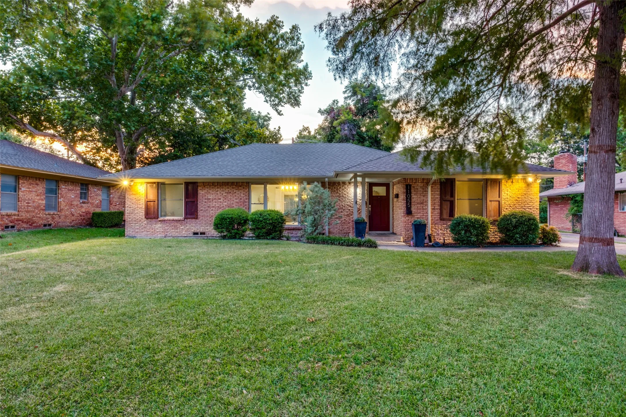 Single Family Residence For Sale in Dallas County , 11055 Milhof Drive, Dallas, Texas 75228, 3 Bedroom, 3 Bathroom, Garage spaces, 2,300 Sqft, built in 1956, mls#21354883, Real Estate Agent in Dallas, Homes For Sale in Dallas county, Homes For Sale in Dallas, Realtor in Dallas Texas, Real Estate Brokerage Independent Realty Texas, Luminita Cordes Realtor