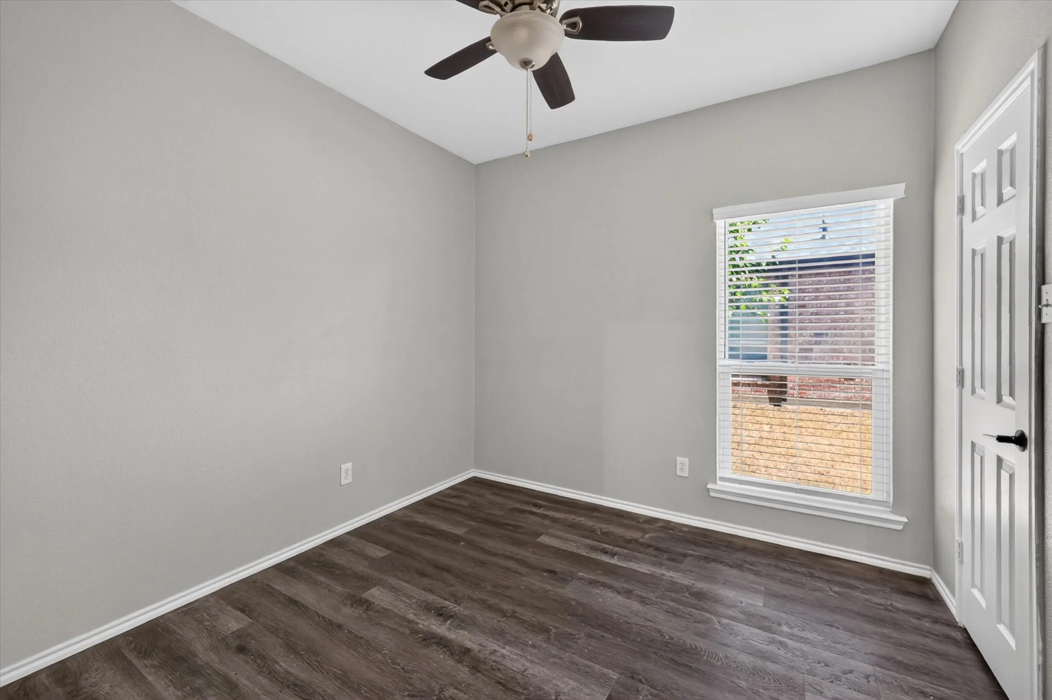 Single Family Residence For Sale in Denton County , 55 N Highland Drive, Sanger, Texas 76266, 3 Bedroom, 2 Bathroom, 2 Garage spaces, 1,489 Sqft, built in 2005, mls#21343741, Real Estate Agent in Sanger, Homes For Sale in Denton county, Homes For Sale in Sanger, Realtor in Sanger Texas, Real Estate Brokerage Independent Realty Texas, Luminita Cordes Realtor