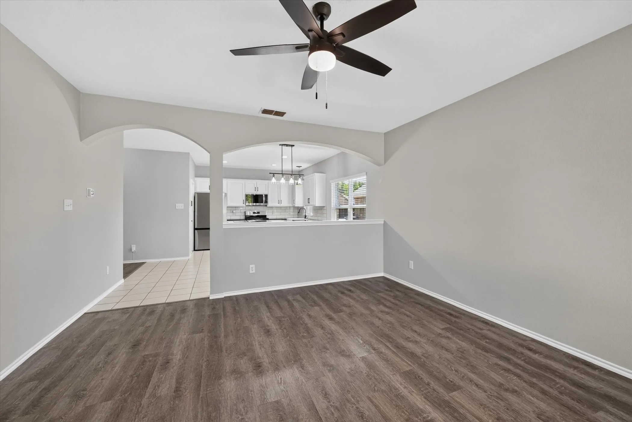 Single Family Residence For Sale in Denton County , 55 N Highland Drive, Sanger, Texas 76266, 3 Bedroom, 2 Bathroom, 2 Garage spaces, 1,489 Sqft, built in 2005, mls#21343741, Real Estate Agent in Sanger, Homes For Sale in Denton county, Homes For Sale in Sanger, Realtor in Sanger Texas, Real Estate Brokerage Independent Realty Texas, Luminita Cordes Realtor