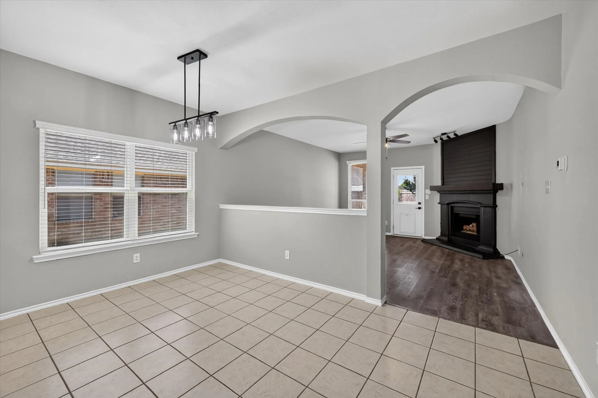 Single Family Residence For Sale in Denton County , 55 N Highland Drive, Sanger, Texas 76266, 3 Bedroom, 2 Bathroom, 2 Garage spaces, 1,489 Sqft, built in 2005, mls#21343741, Real Estate Agent in Sanger, Homes For Sale in Denton county, Homes For Sale in Sanger, Realtor in Sanger Texas, Real Estate Brokerage Independent Realty Texas, Luminita Cordes Realtor